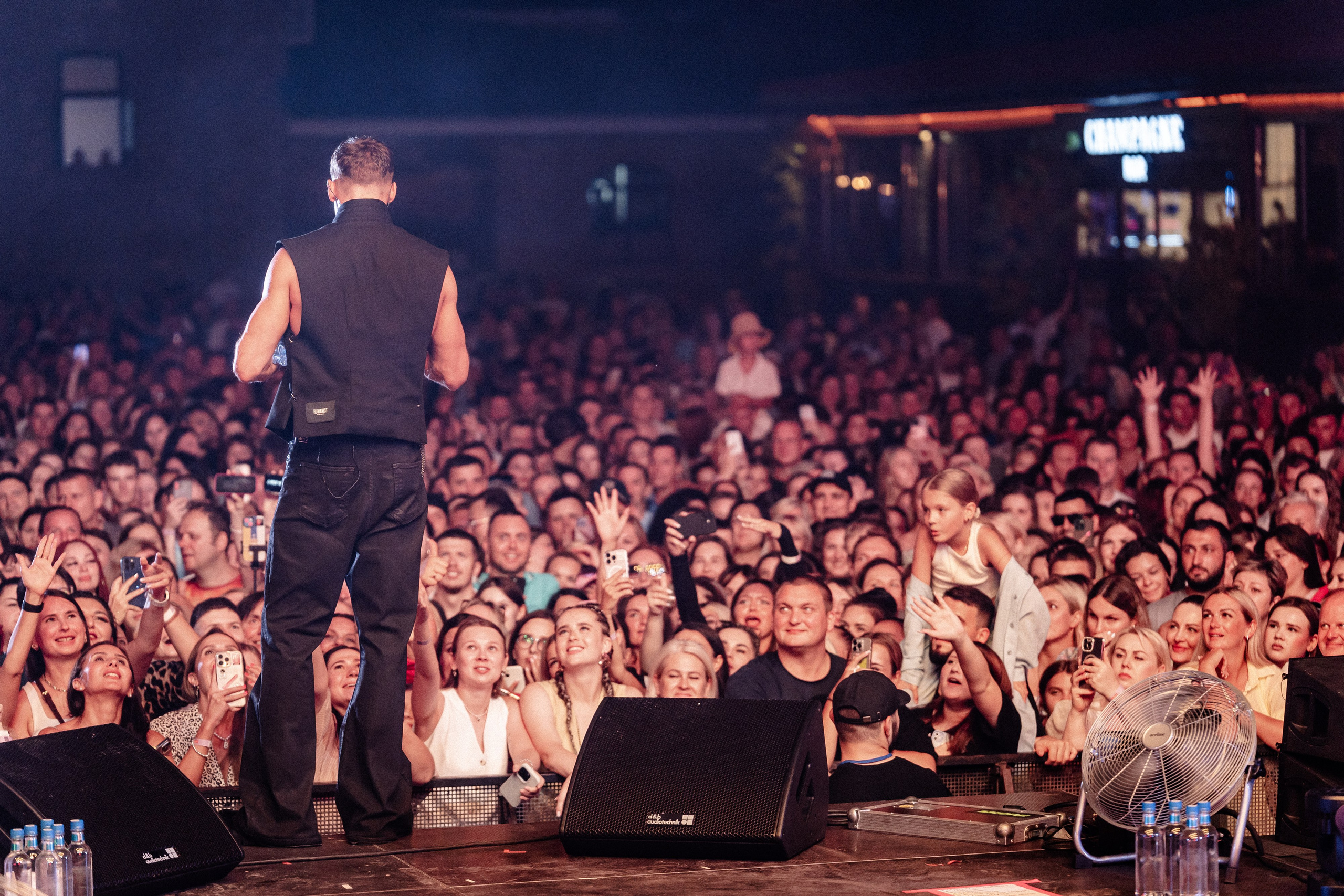 Лёша Свик • Банд’Эрос • Олег Майами • Filatov & Karas. Свадебный и репортажный, фуд фотограф в Новороссийске Евгений Александриди