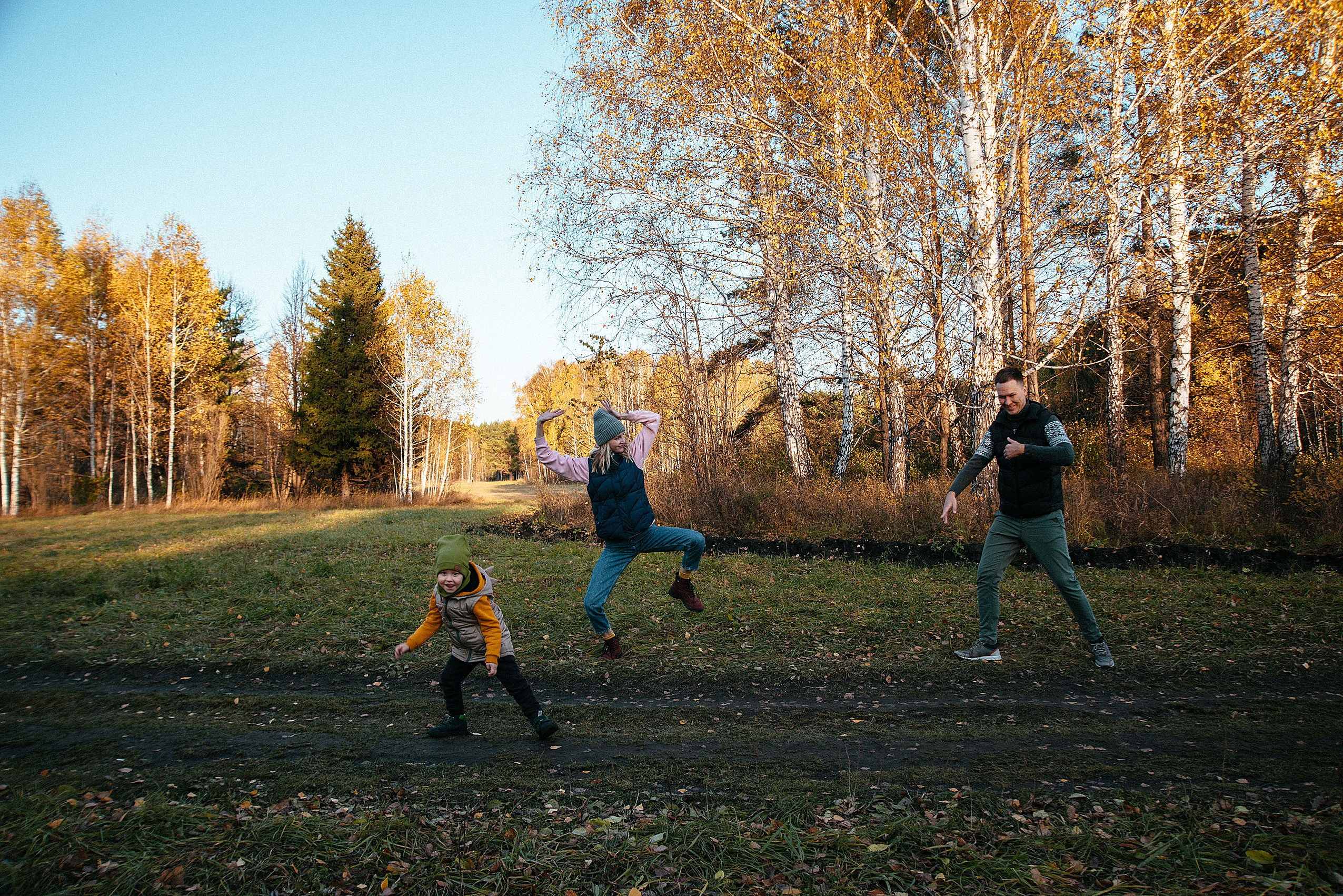 Семейная осенняя фотосессия в Краснообске. Семейный фотограф Дарья Едапина Новосибирск. Фотограф Дарья Едапина Новосибирск