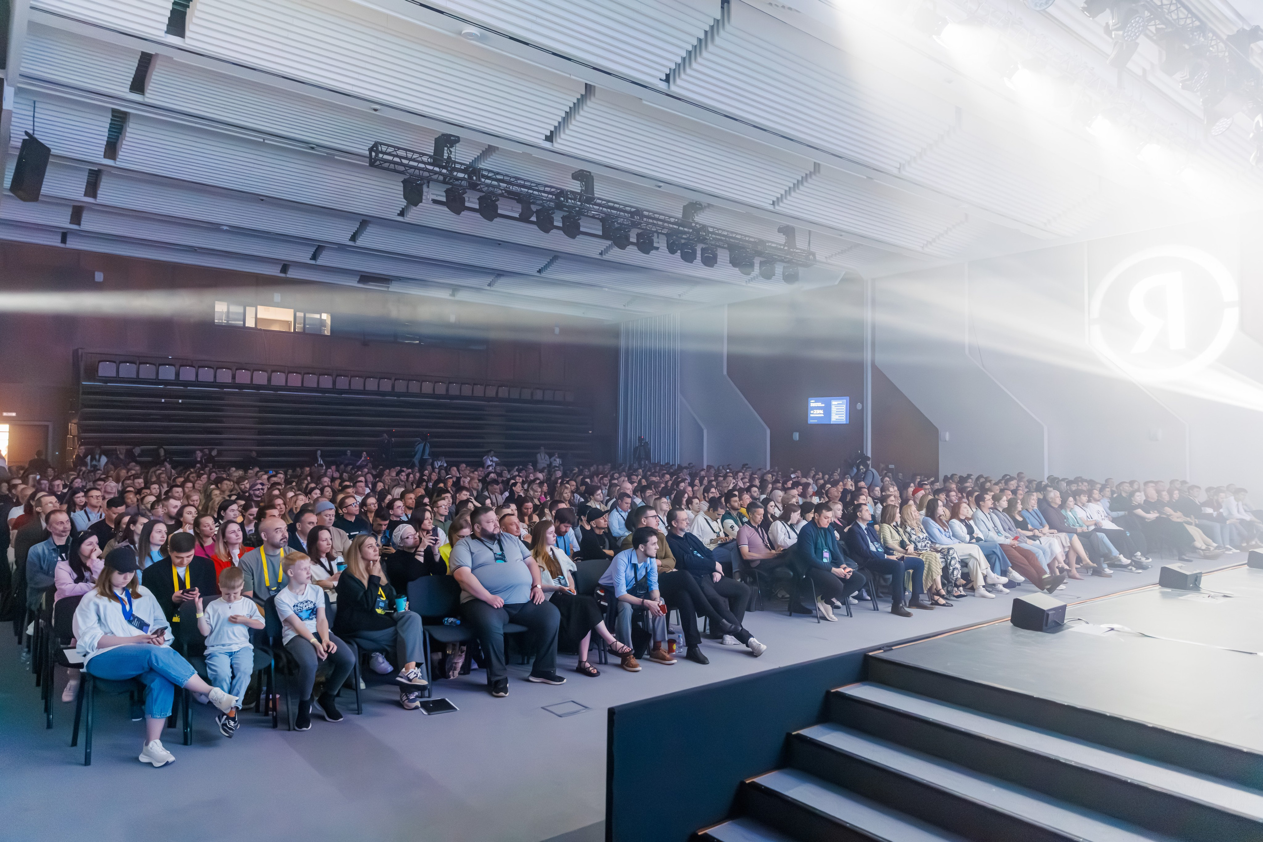 Конференция от Яндекса. Дело в рекламе!. Портретный и репортажный фотограф в Казани Андрей Богданов