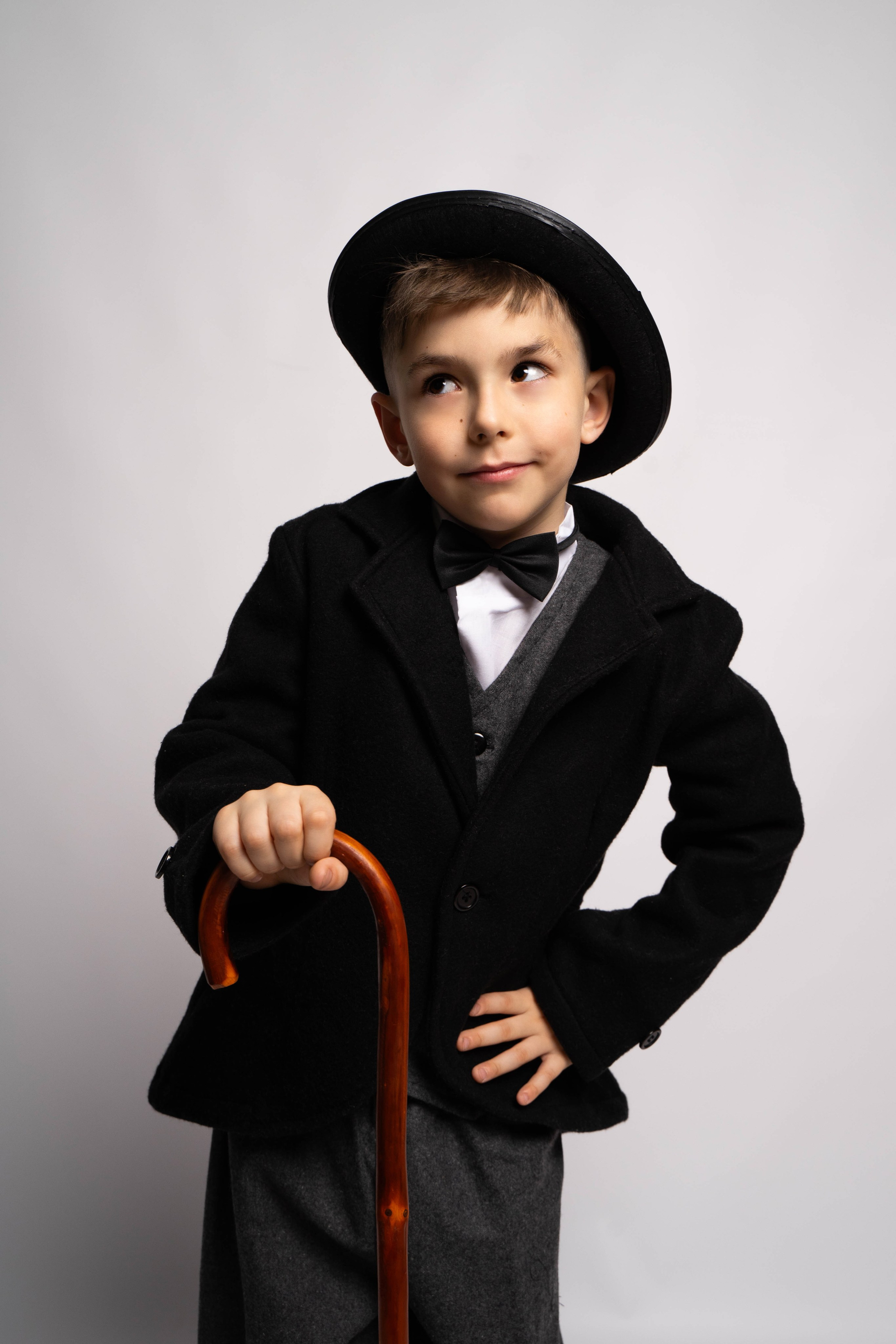 Артем в образе Ч. Чаплина. Студия детской фотографии