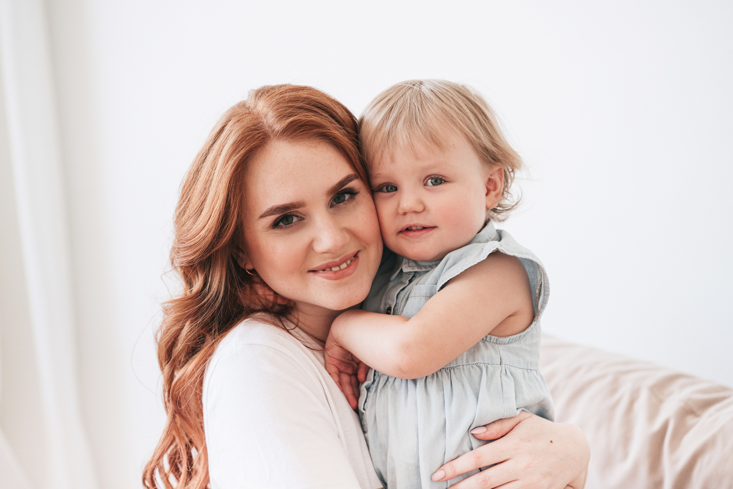 Семейная фотосессия в студии. Семейный фотограф, фотосессия беременности в Новосибирске Кристина Киб