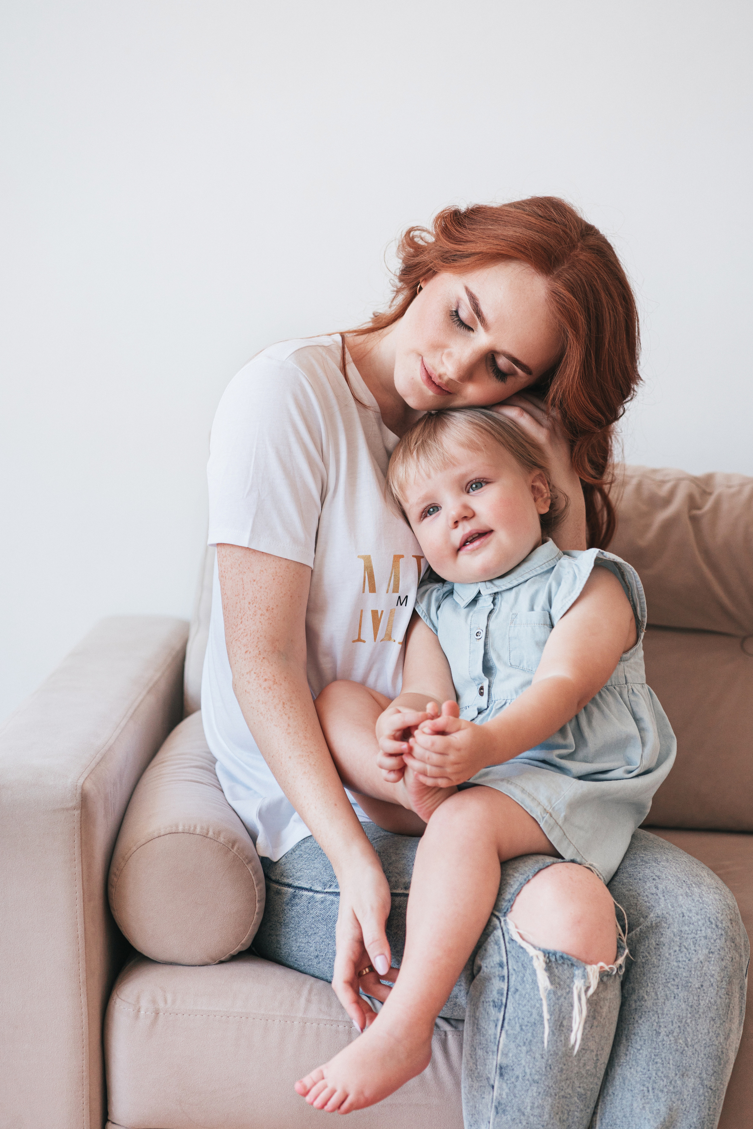 Семейная фотосессия в студии. Семейный фотограф, фотосессия беременности в Новосибирске Кристина Киб