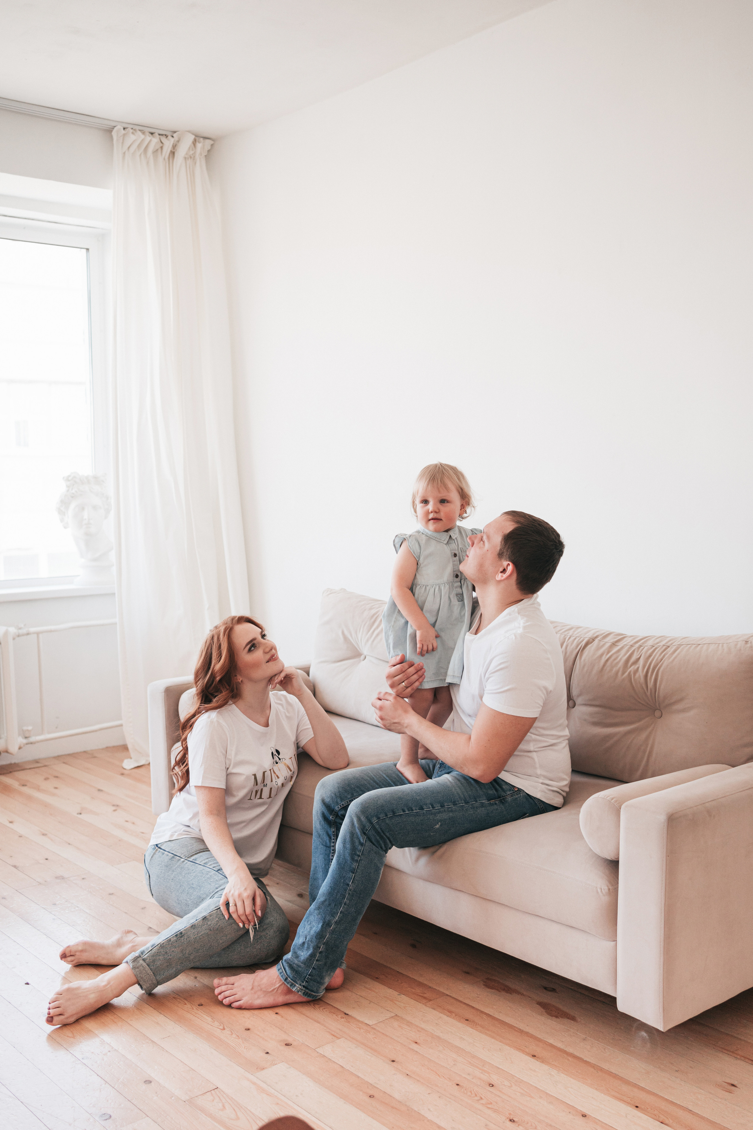 Семейная фотосессия в студии. Семейный фотограф, фотосессия беременности в Новосибирске Кристина Киб