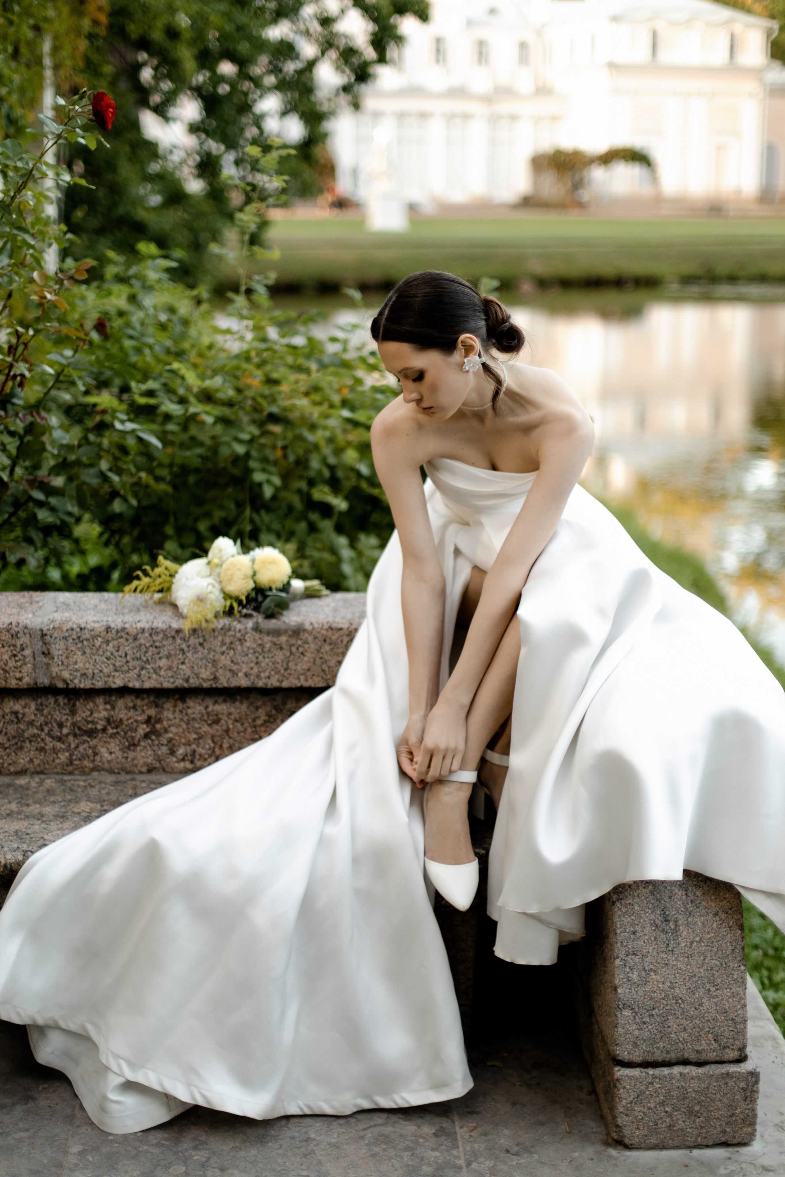 Свадебная прогулка в Ораниенбауме. Свадебный и портретный фотограф в Миассе Филиппенко Дарья