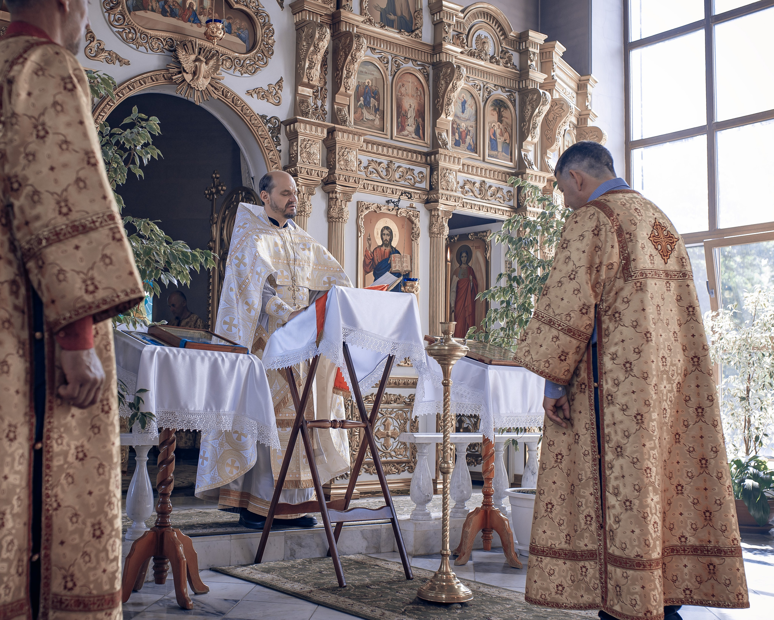 Воскресная служба в Рождественско-Николаевском храме. Фотографы крещения/венчания  Красноярск Татьяна и Вячеслав Переваловы