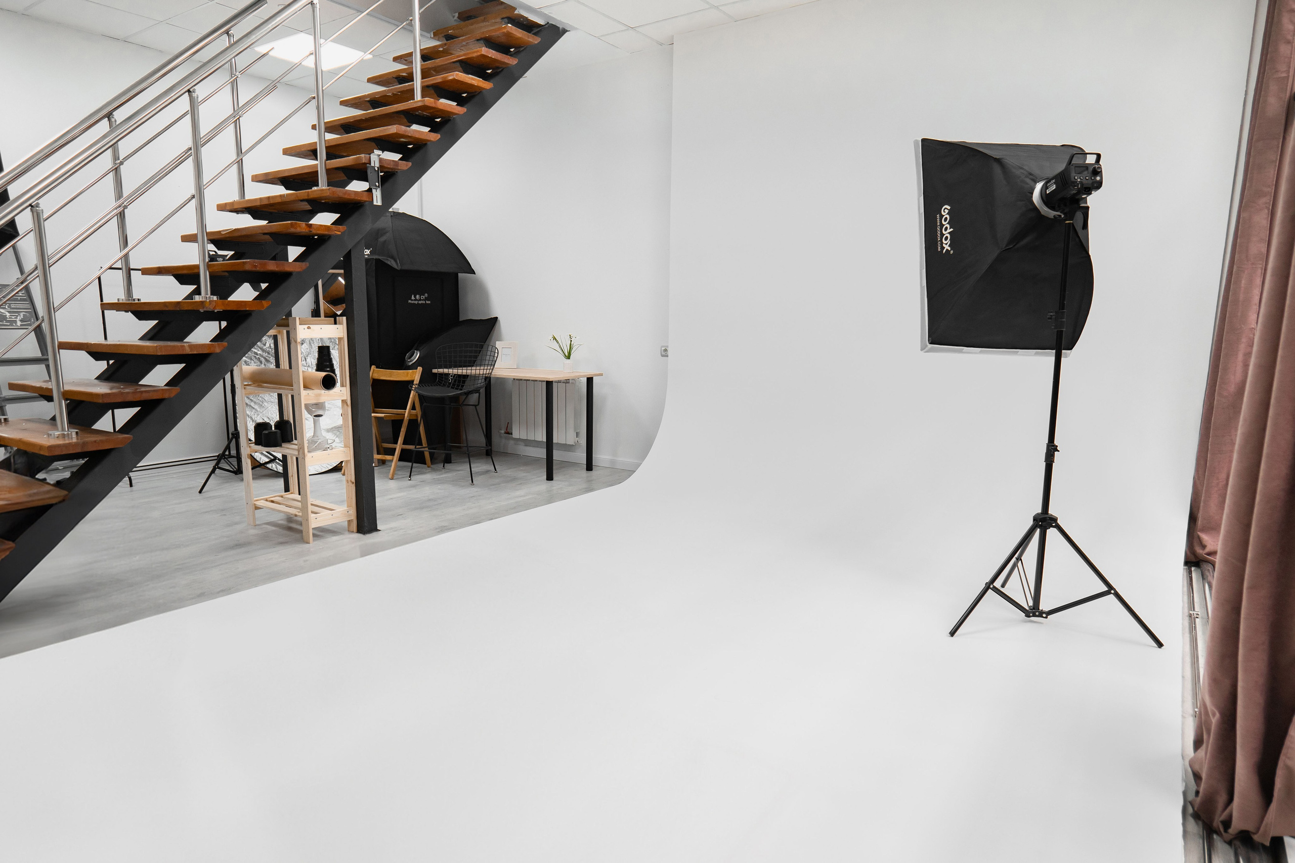 PURE PHOTO STUDIO Аренда фотостудии с циклорамой в Москве. Фотограф в Москве Ксения Насокина