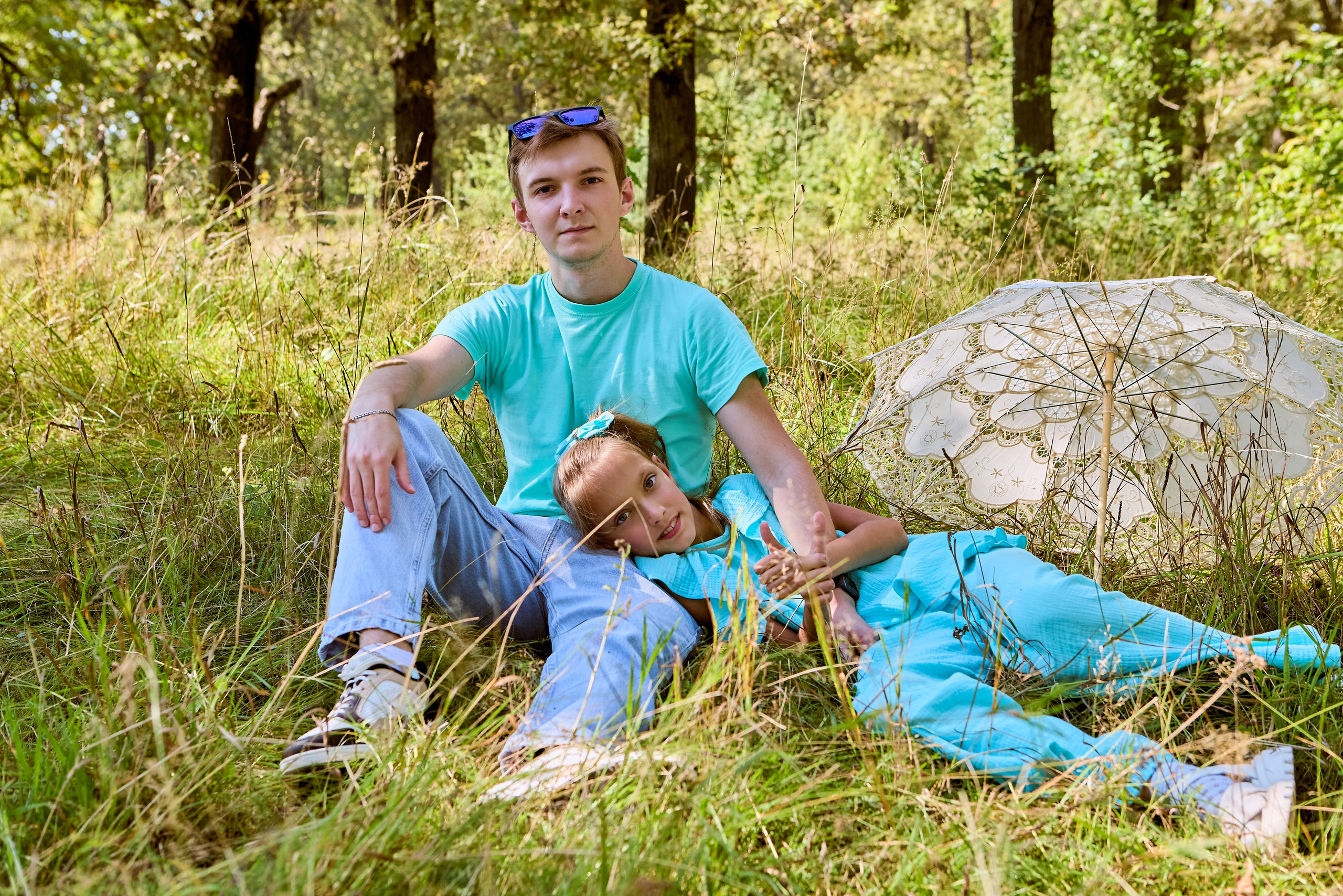 Семейная фотосессия в последний день лета Портрет брата и сестры