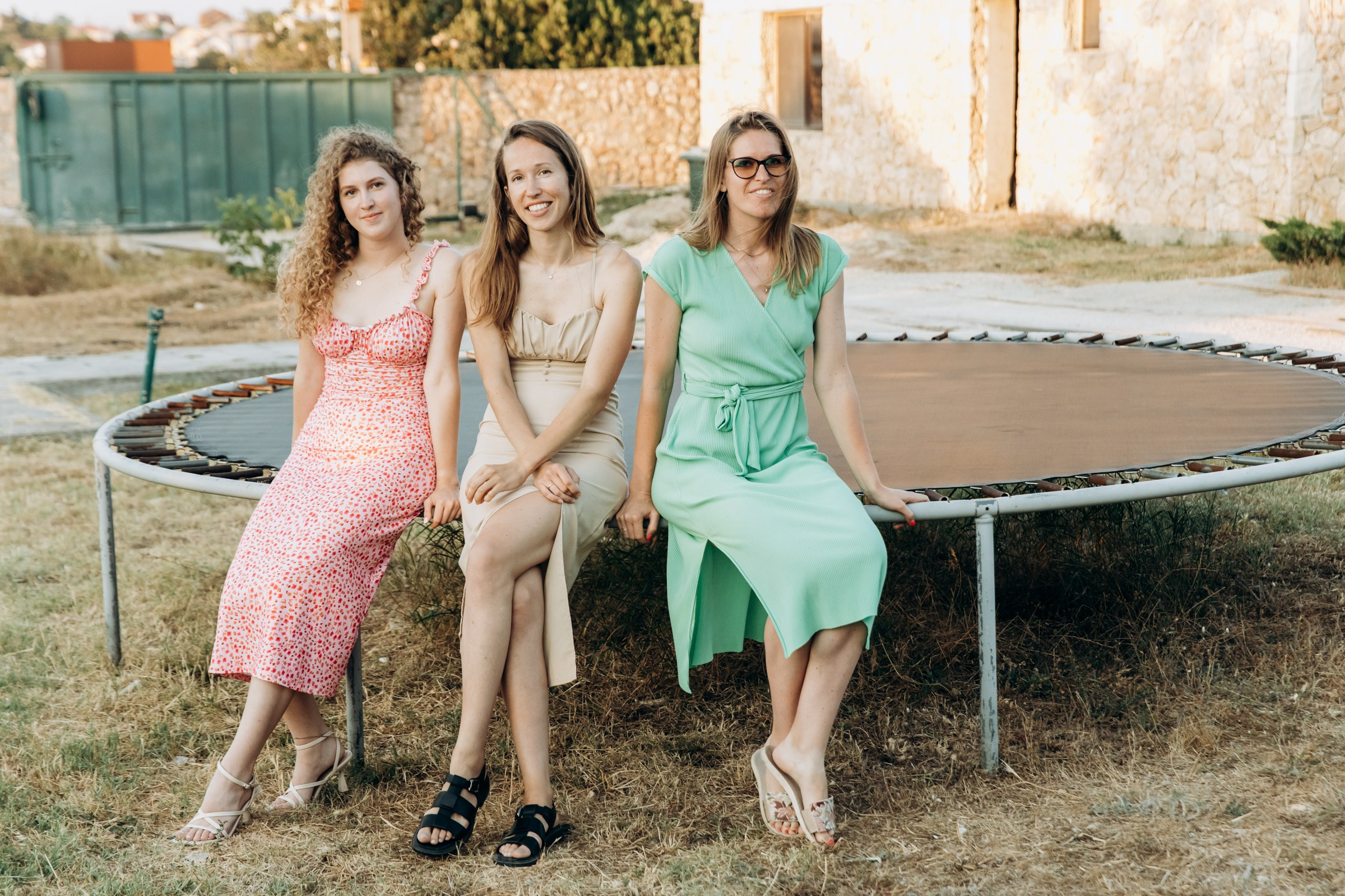 Дети и семьи. На моих фотографиях дети всегда улыбаются и смеются по-настоящему. Я знаю что для этого нужно. Применяю секретный секрет). Фотограф в Крыму — Федор зайцев. Свадебная, семейная и портретная съёмка. Фотографии для контента, для бизнеса. Корпоративная съёмка