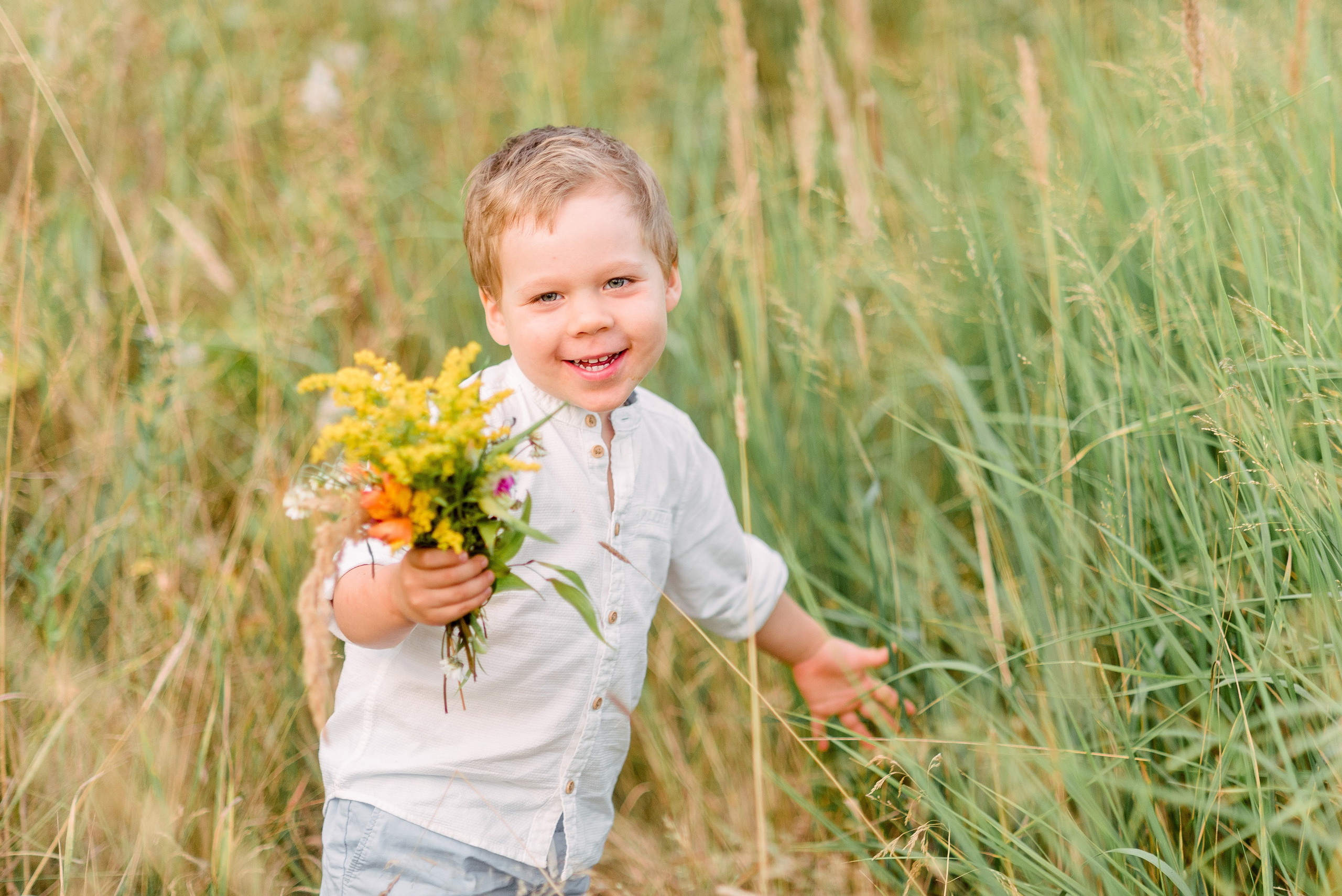 В поле. Фотограф Юлия Попова