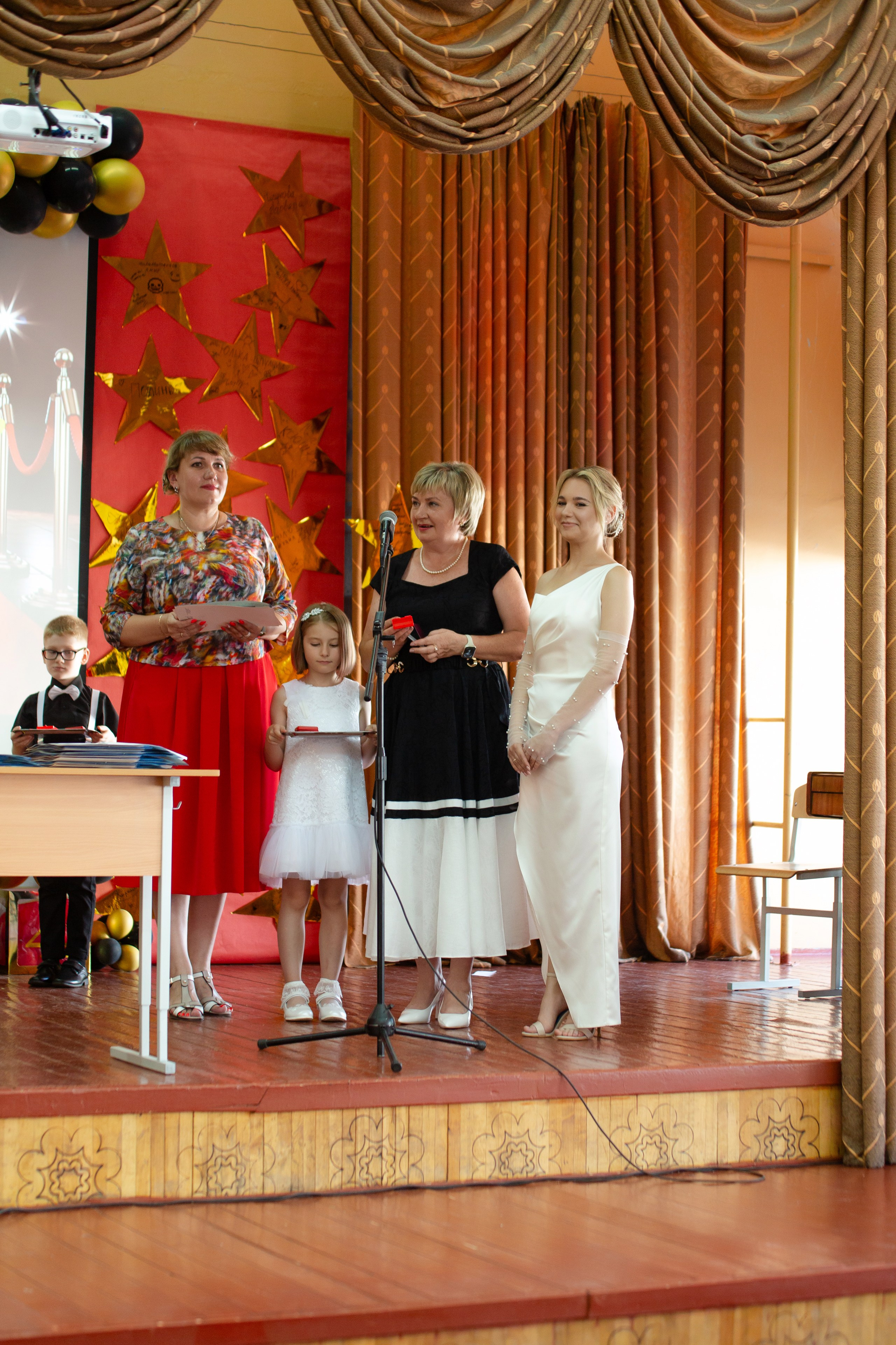 ВРУЧЕНИЕ ДИПЛОМОВ 9 ШКОЛА 2024 г. ТВОЙ АЛЬБОМ / ТВОИ ПРАВИЛА