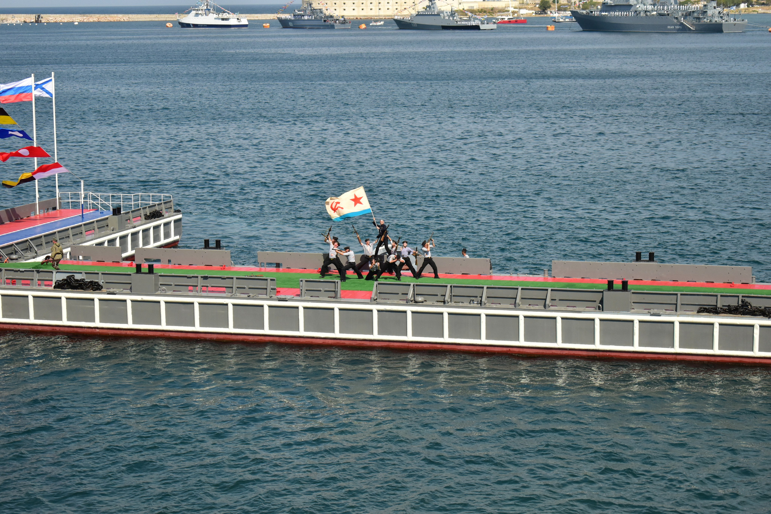 Парад ВМФ. Фотограф-ретушер в Крыму Юля Лобурец