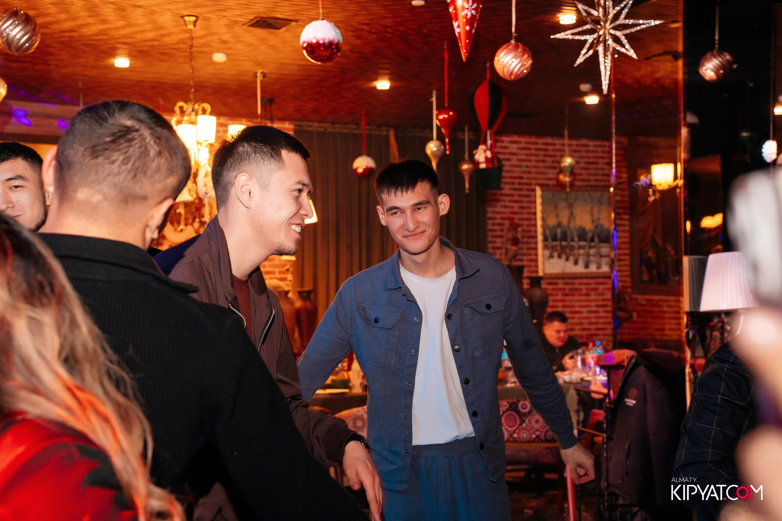 РЕСТОРАН ВЕСЕЛИДЗЕ НА ШЕВЧЕНКО. КИПЯТКОМ АЛМАТЫ! Фотосъемка мероприятий в Алматы