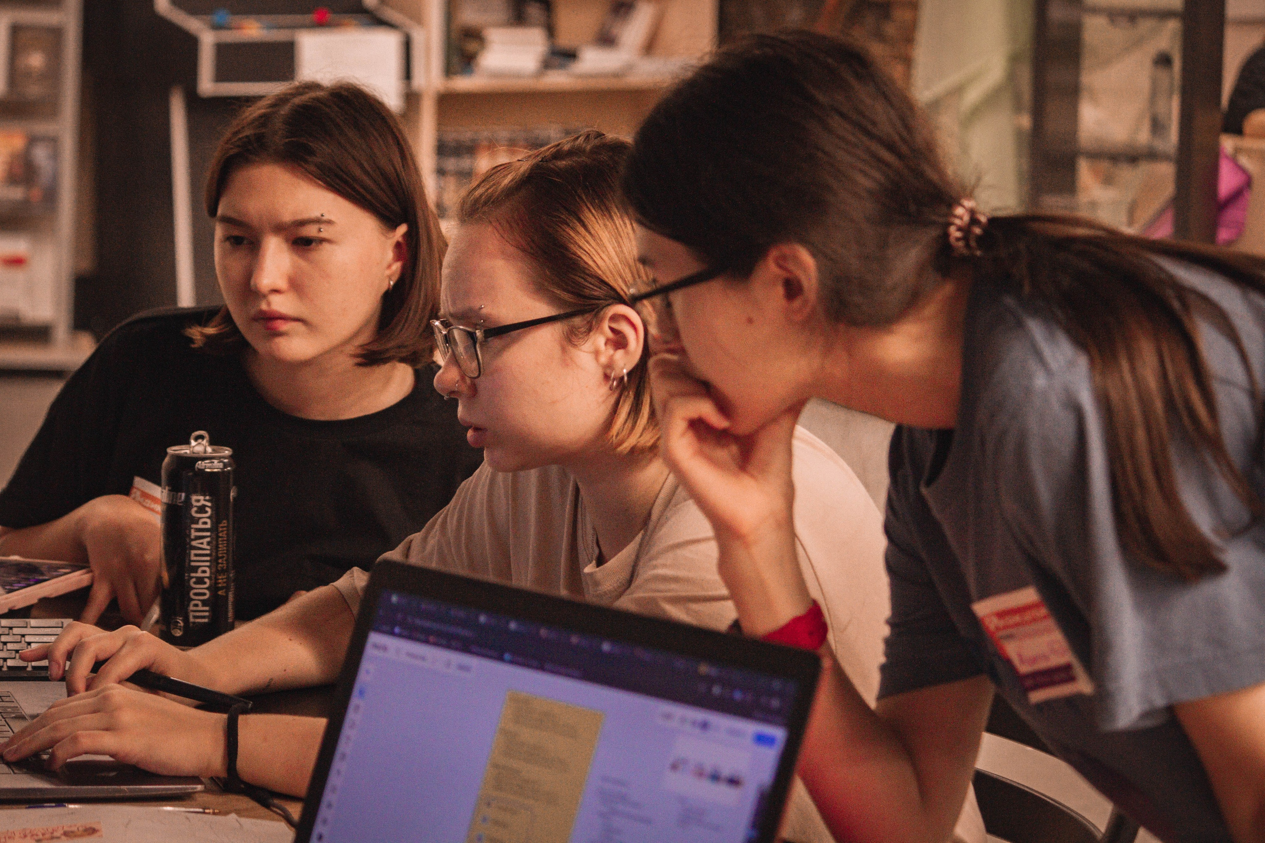 ЖЕНСКИЙ ГЕЙМДЖЕМ — Творческий сбор разработчиц. Создадим шедевр? Виталина и её фотоискусство