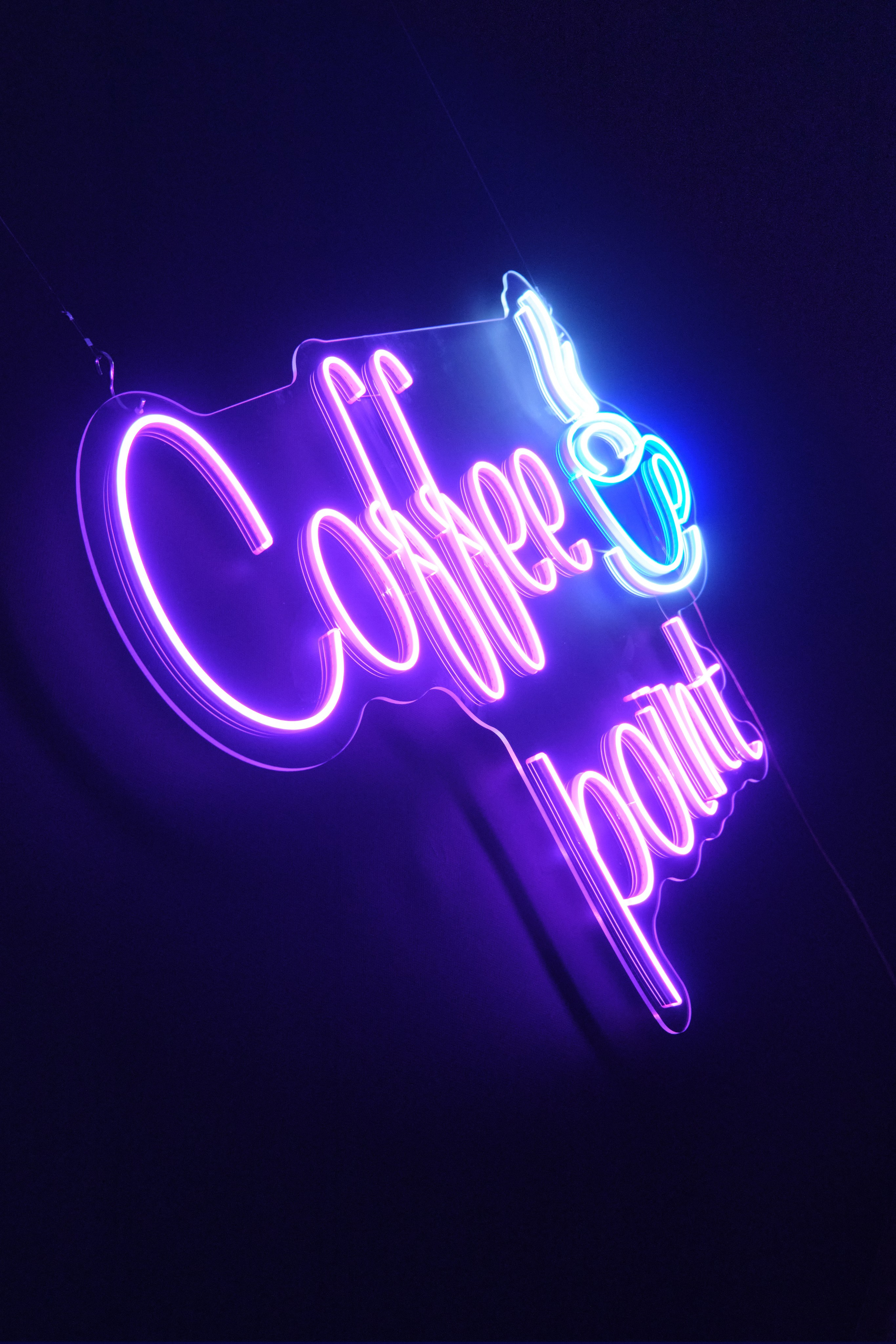 Предметка, неон. Репортажная фото и видеосъемка в Москве под ключ