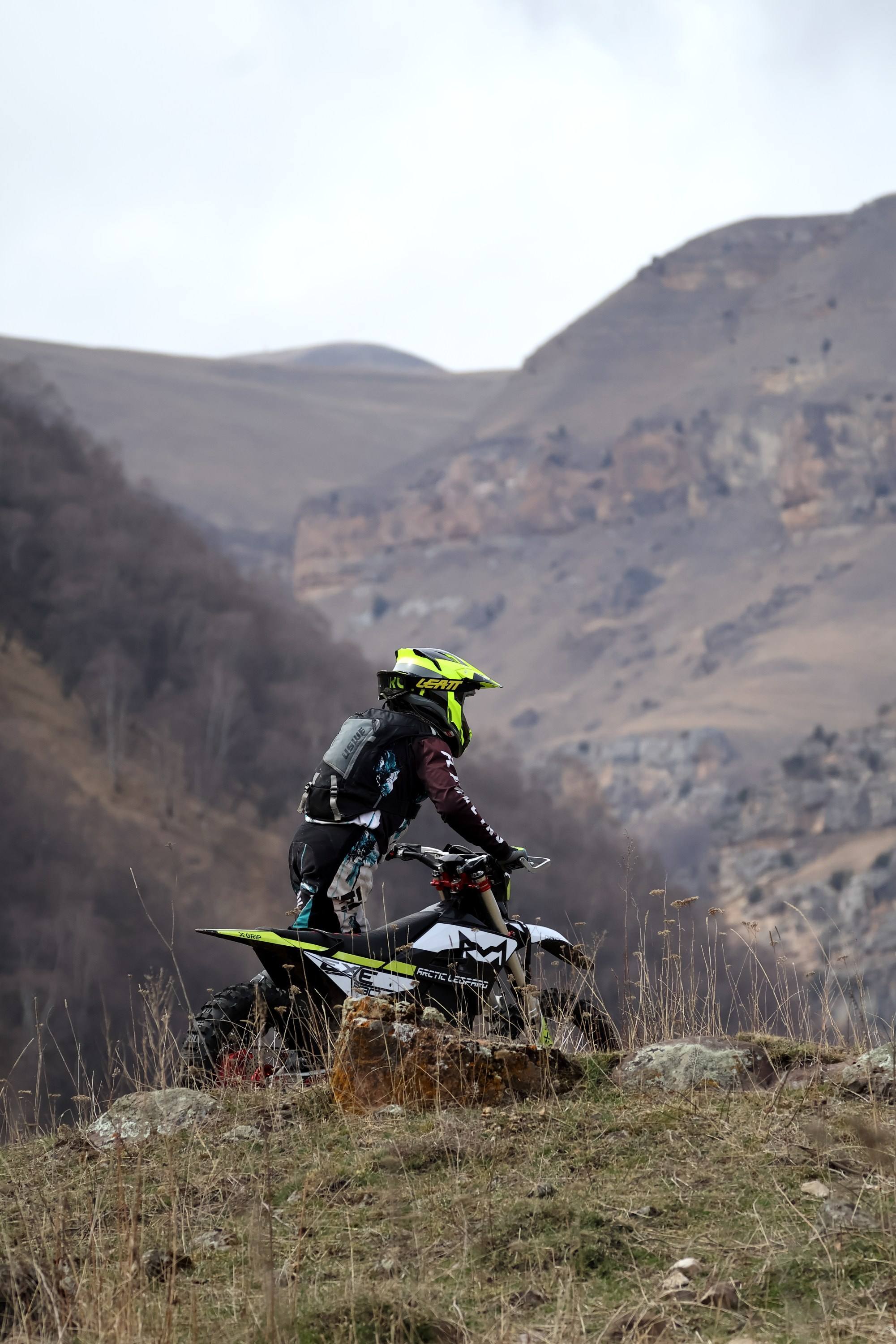 Репортажная фотосъемка выезда на эндуро мотоциклах в Кисловодск с НашиТуры. 