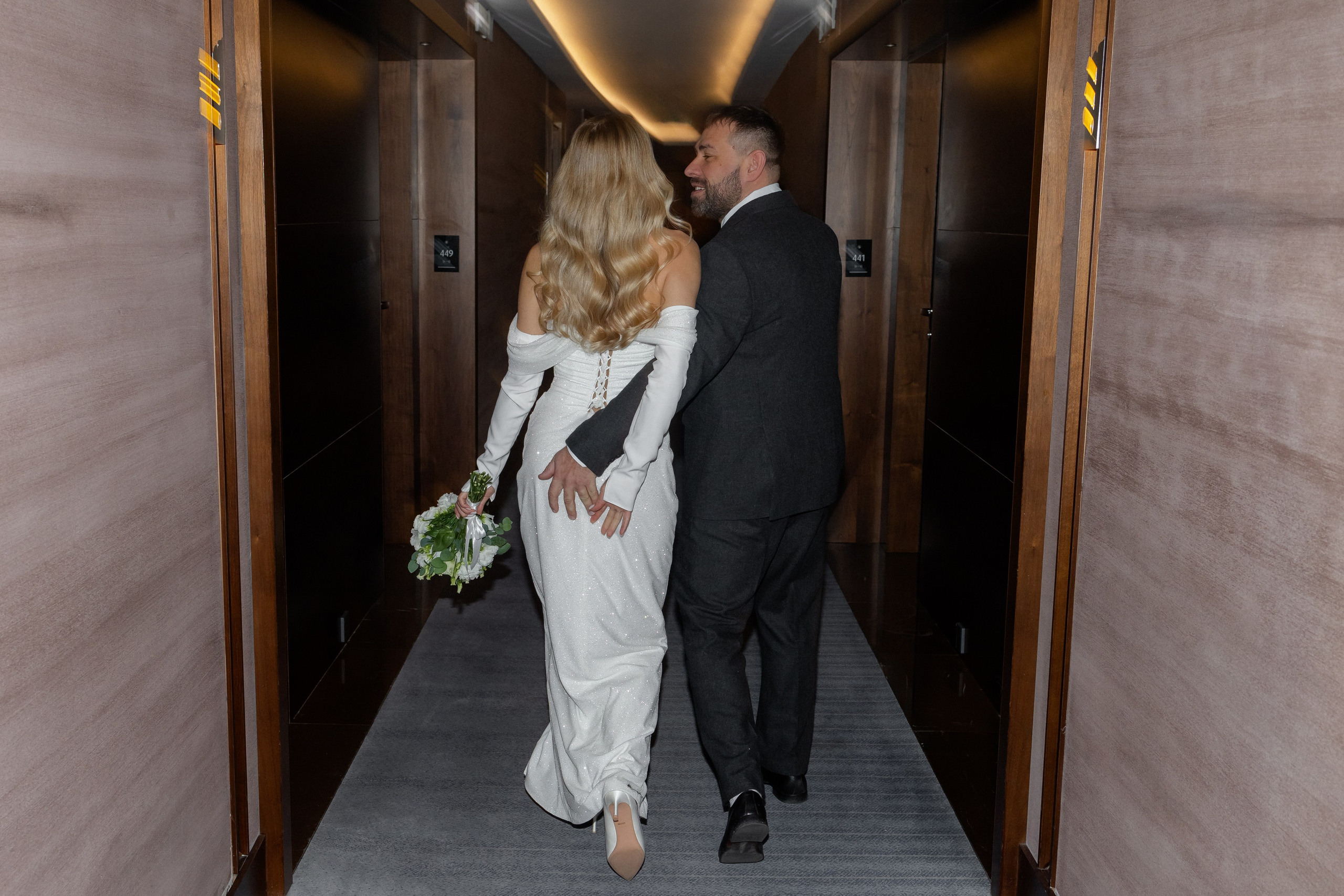 Свадебная фотосессия в отеле Марриот в Минске (Minsk Marriott Hotel). Свадебный фотограф в Минске/Беларуси Сергей Спиридонов