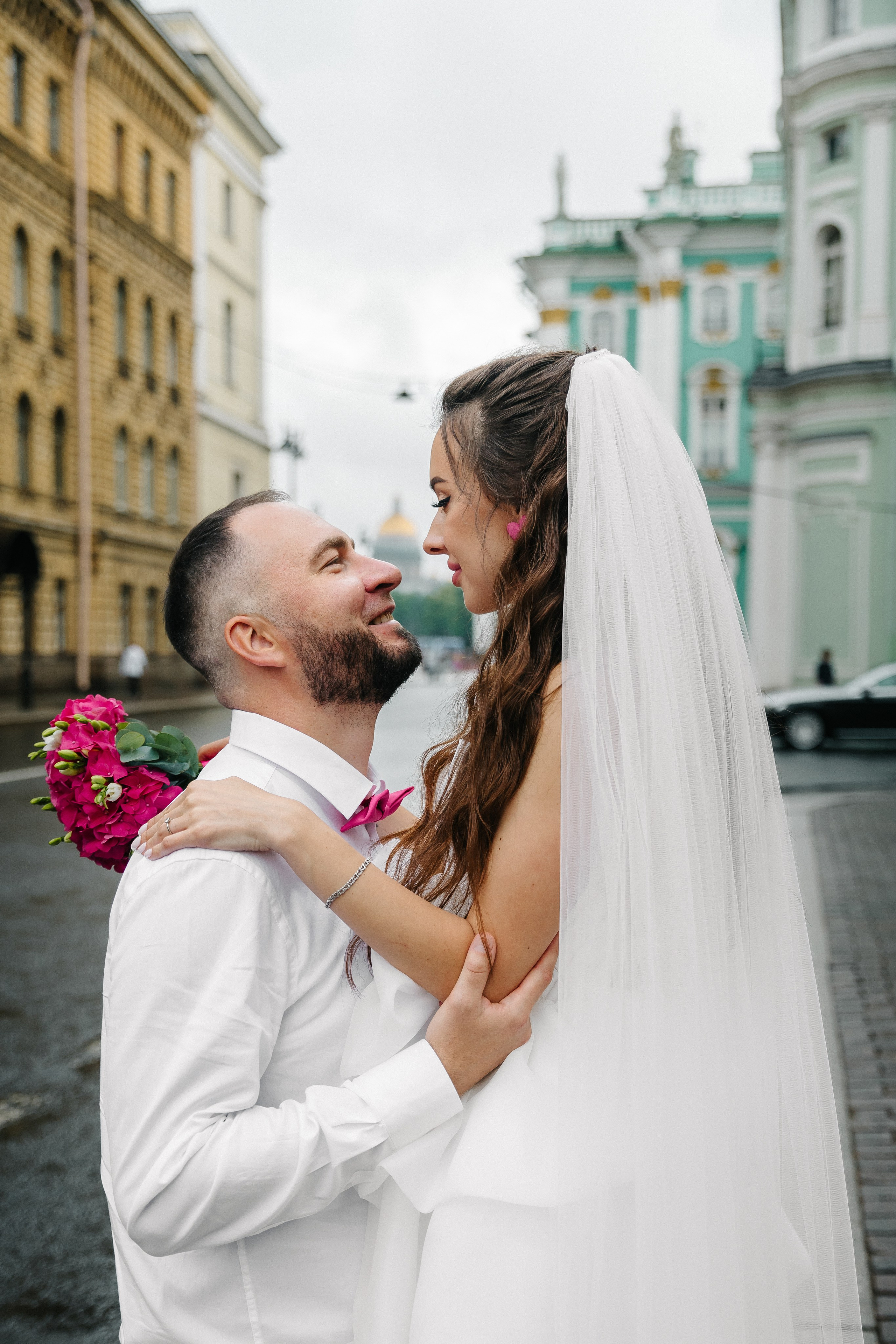 ДВОРЕЦ № 2 | Июль, кабриолет, академия Штиглица. Свадебный фотограф в Санкт-Петербурге Полина Корзухина