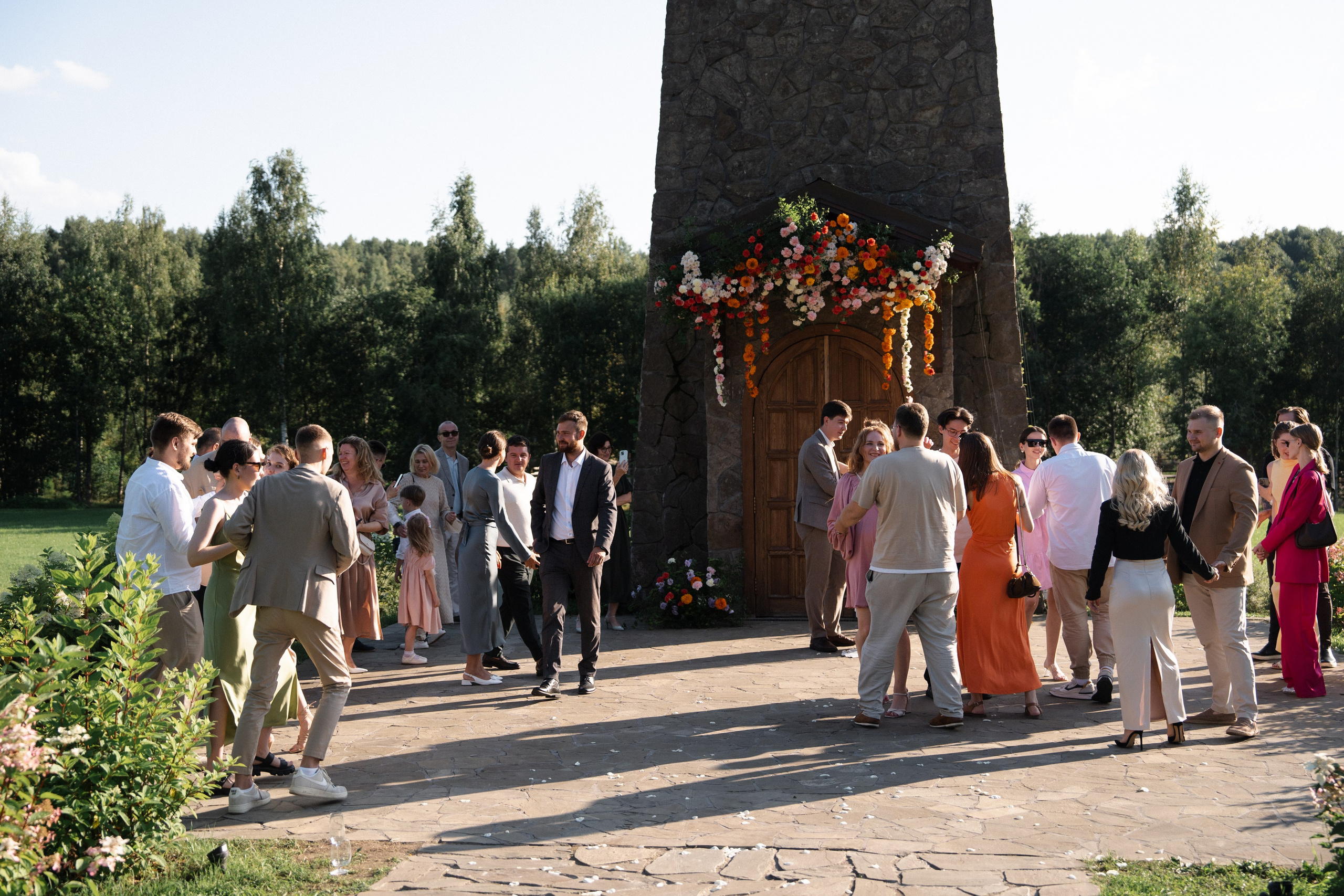 Арина & Иван. Камерная свадьба на природе в стиле в расслабленном стиле. Свадебный фотограф организатор в Санкт-Петербурге Ассоль Опарина