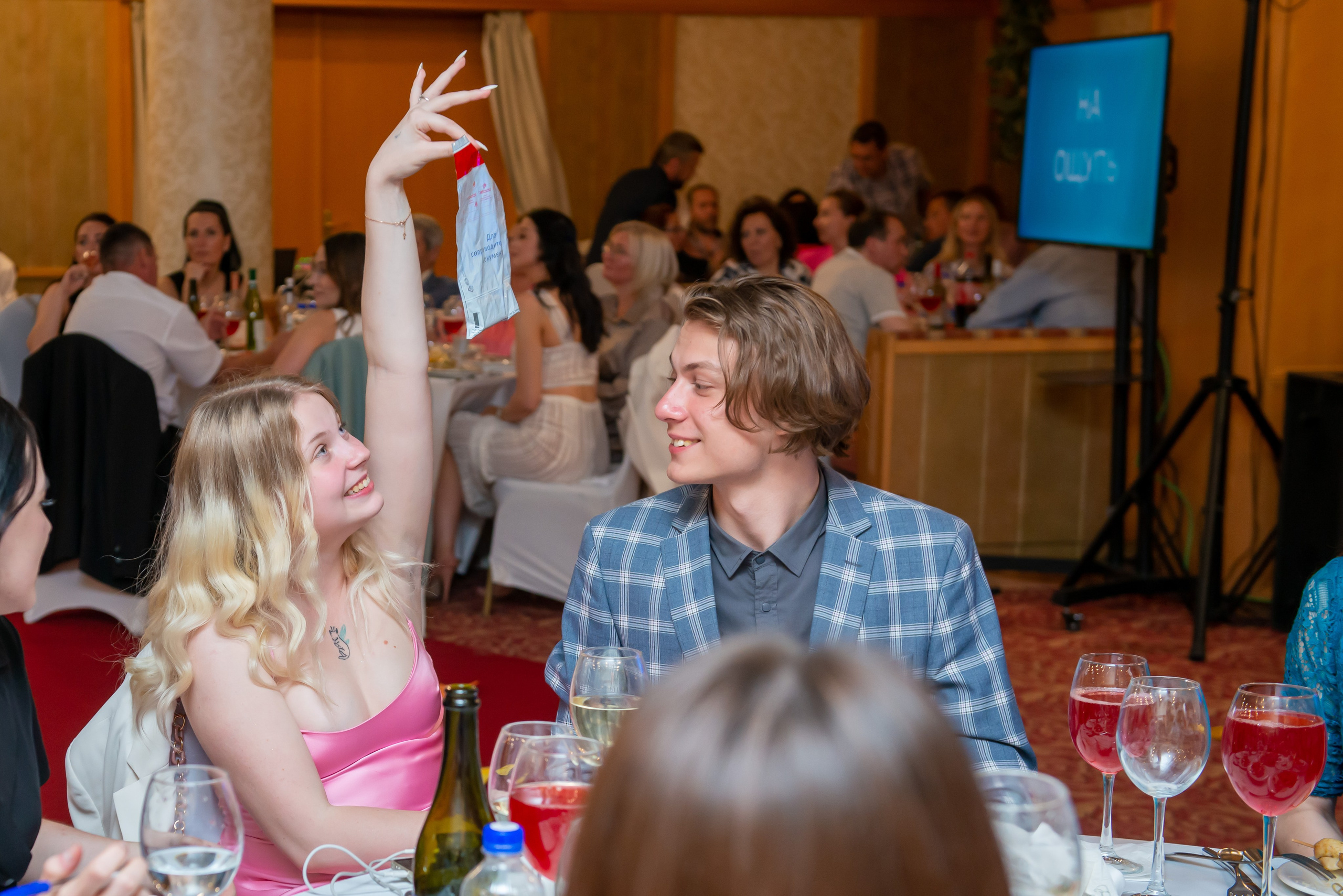 Выпускной вечер в гимназии № 37, ресторан La Ronde