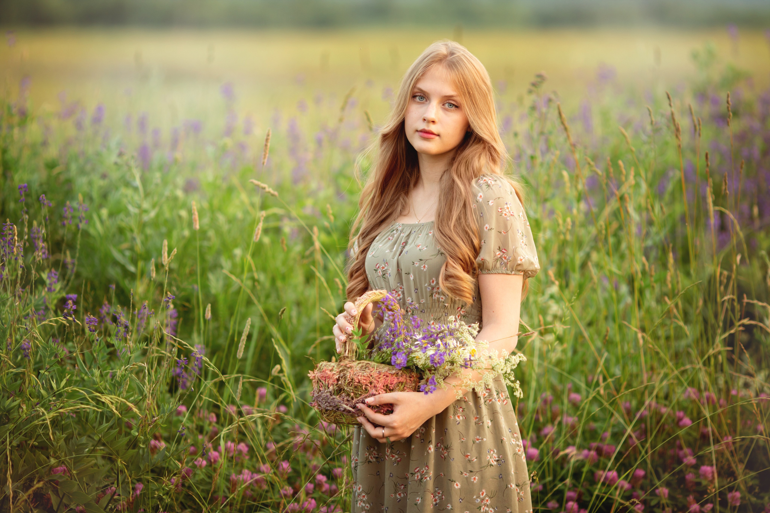 Вика. Фотограф Антонина Свешникова. ВЫПУСКНЫЕ ФОТОКНИГИ для детских садов и школ. Москва, Владимир