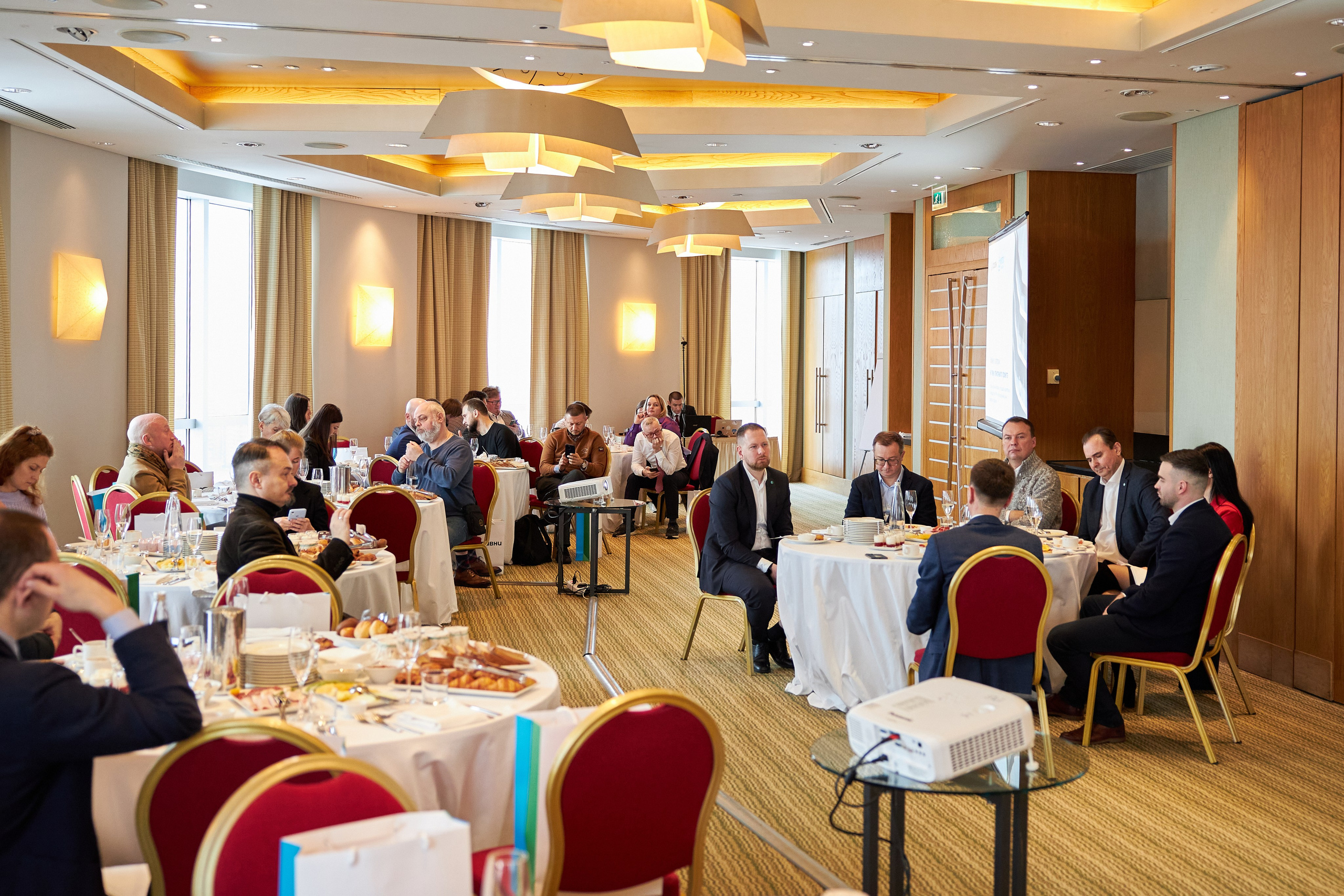 Репортажная съемка конференции в Москва сити. Репортажный фотограф Катерина Гилс Москва