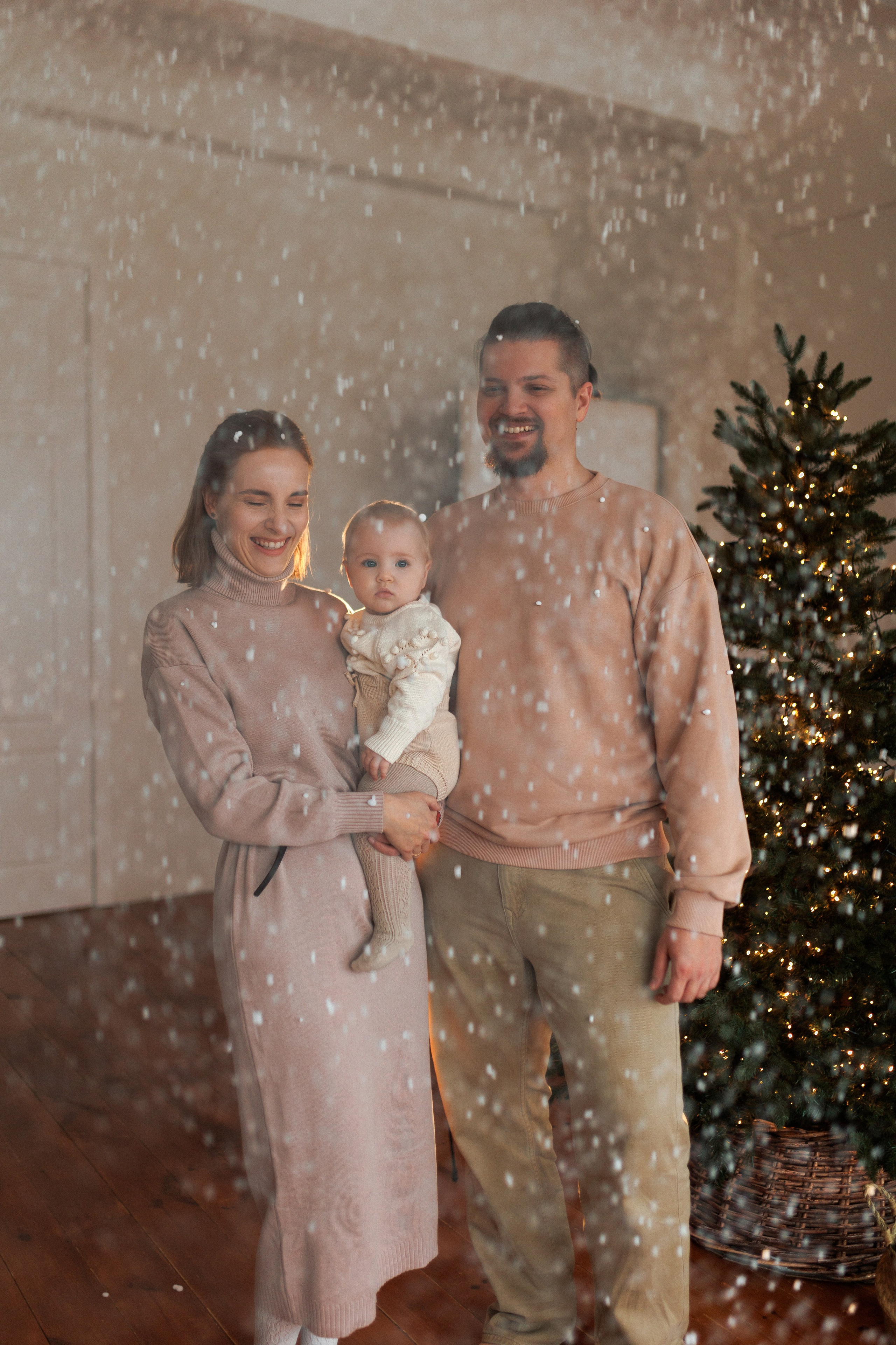 Алексей, Екатерина и Ася. Перед Новым годом. Цифра и плёнка. Настя Оленченко, портретный/семейный фотограф на цифру и плёнку Москва