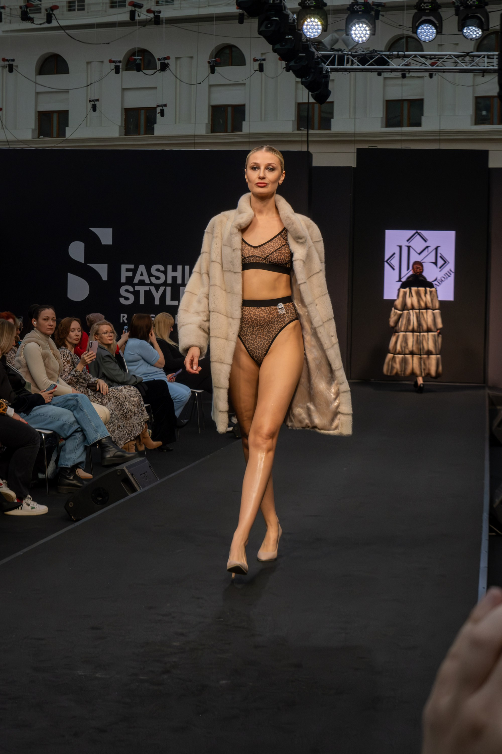 Репортажная фотосессия на выставке Fashion Stile