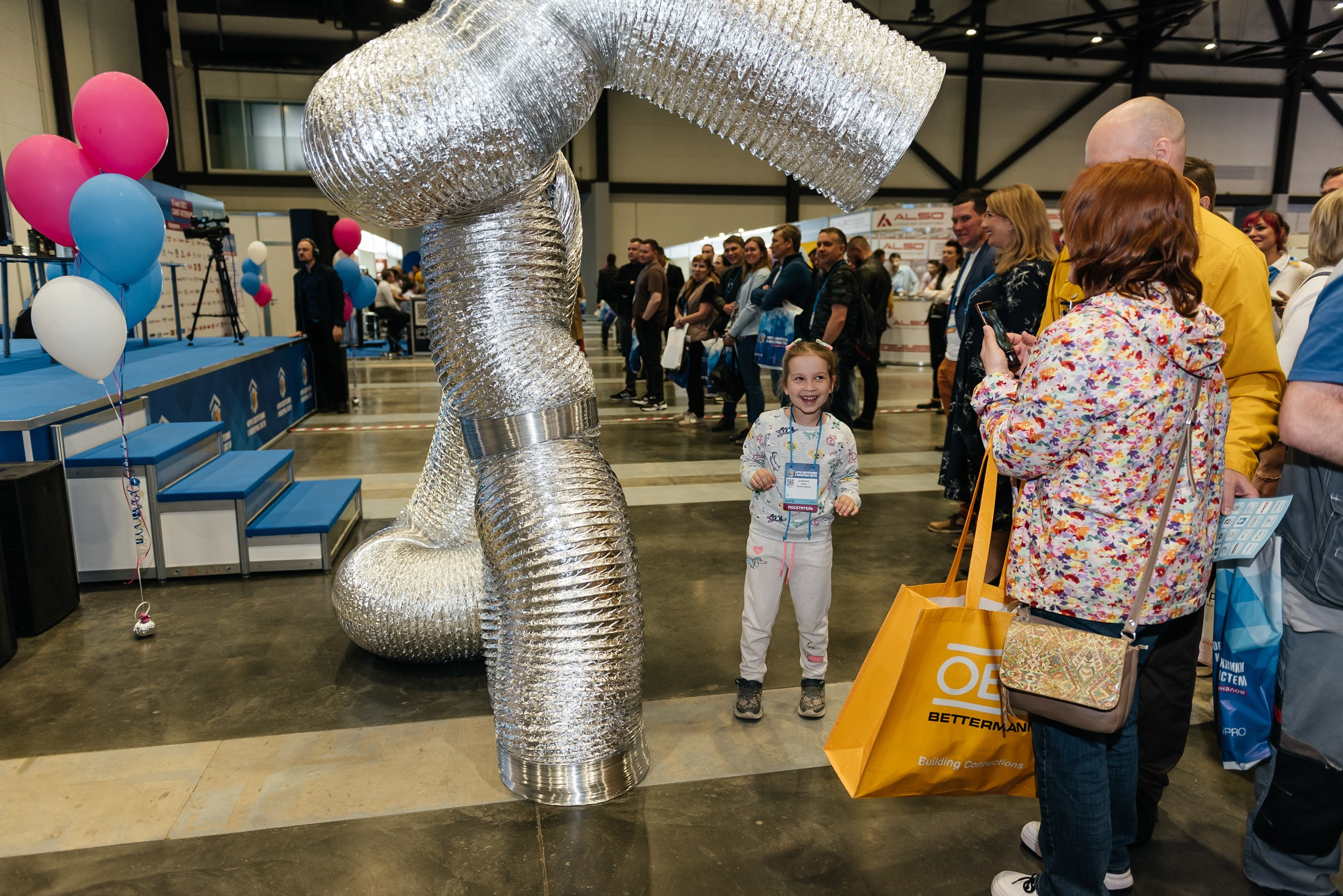 Репортажная съёмка на форуме ЭТМ. Свадебный фотограф в Санкт-Петербурге Венера Ахметова