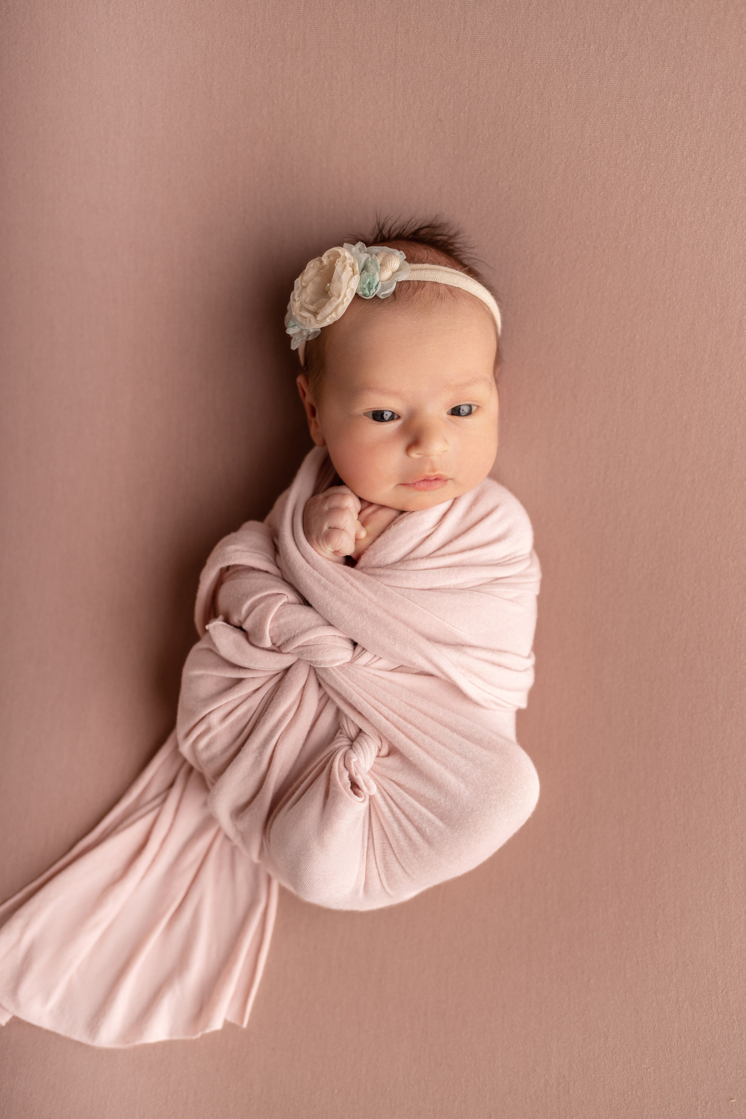 Классическая фотосессия малыша. Фотограф новорожденных малышей в Омске и Омской области Эльвира Камаева