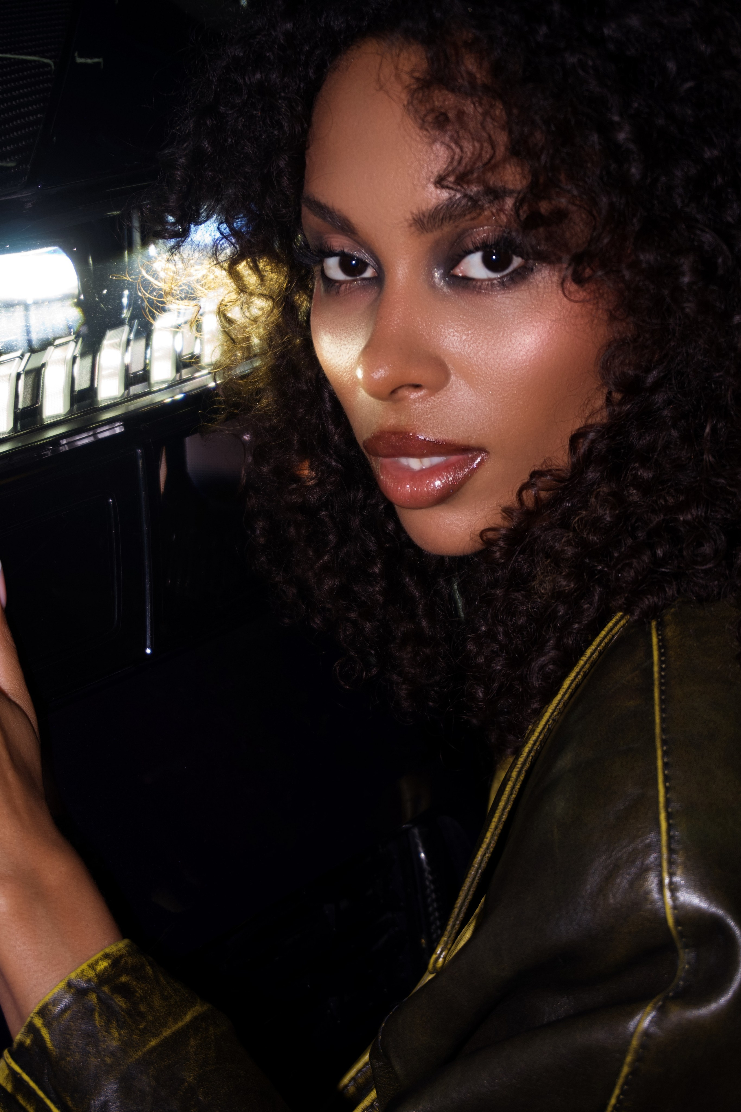 Диана, съемка с авто. Фотограф в Минске Света Григорьева