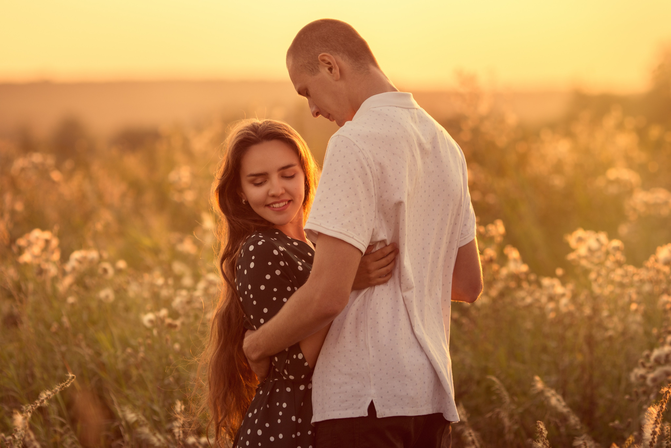 Фотосессия для влюбленных на природе в Москве. Профессиональный фотограф в Москве. Елена Шуваева
