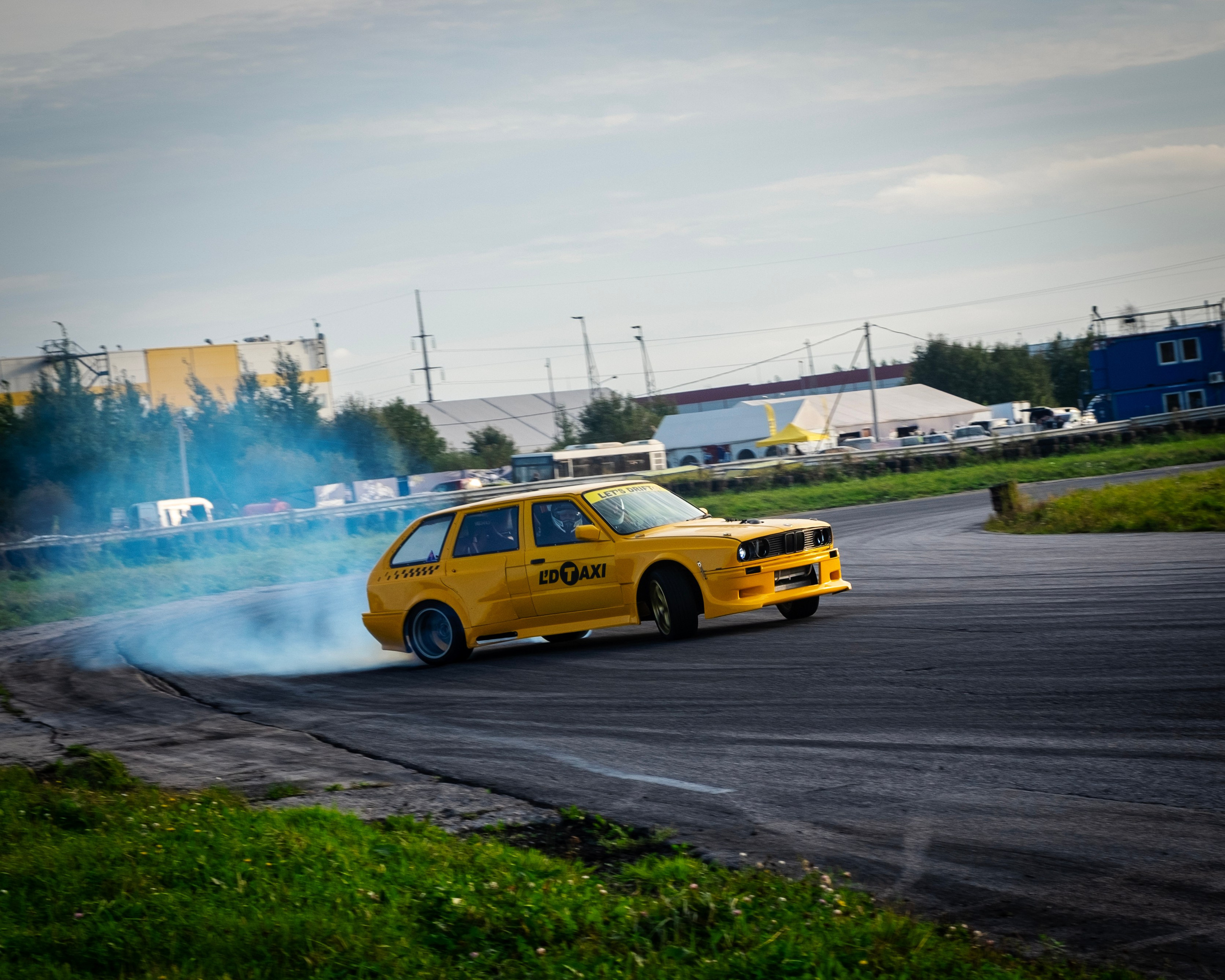 AUTODROM FEST 21.09.25. Автомобильные фотографии и рисунки в Санкт-Петербурги Пашков Дмитрий