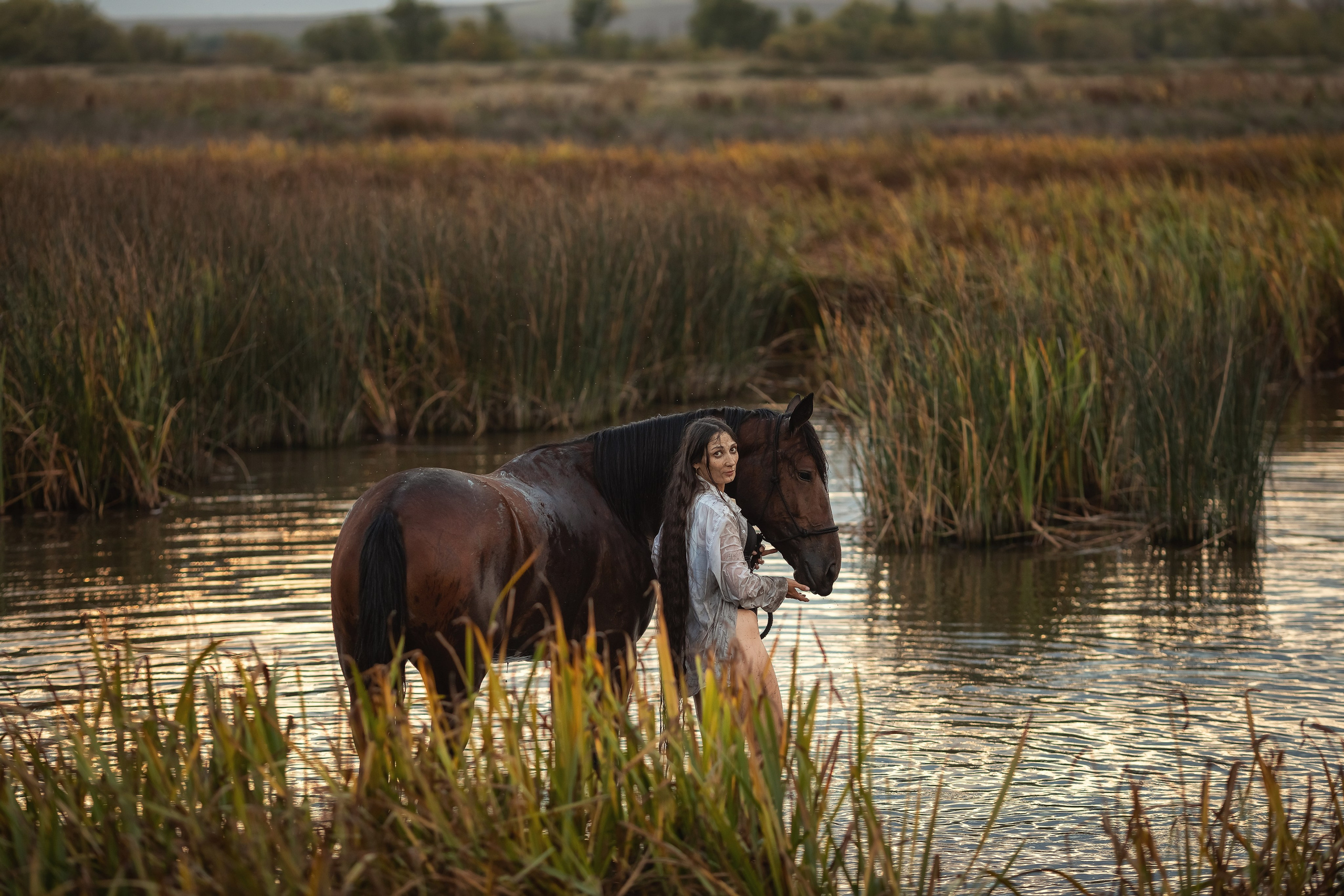 Фотосессия с лошадью у воды. Детский и семейный фотограф Анастасия Акатьева Оренбург/Курган