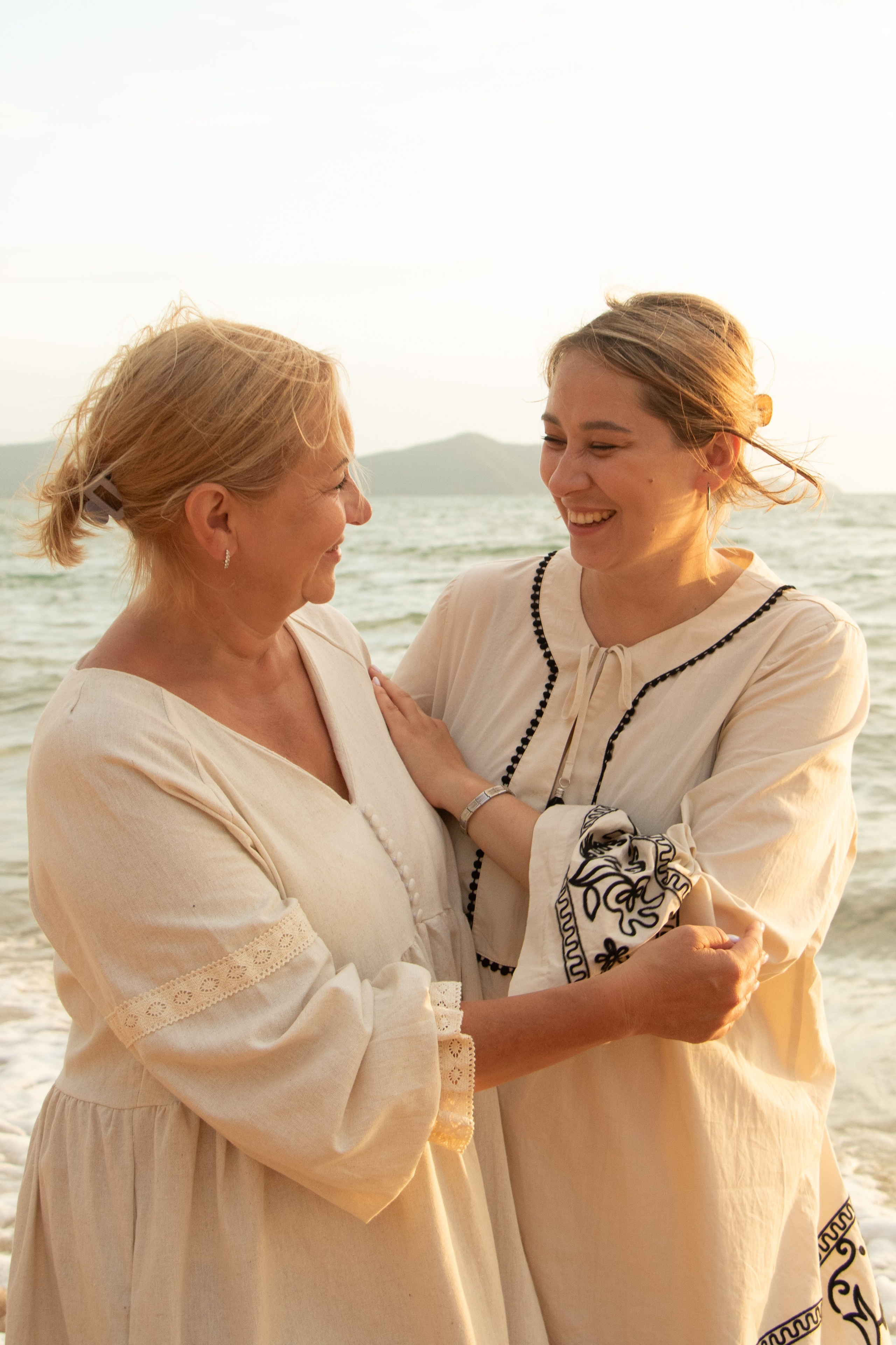 Alena’s family. Portrait photographer in Thailand