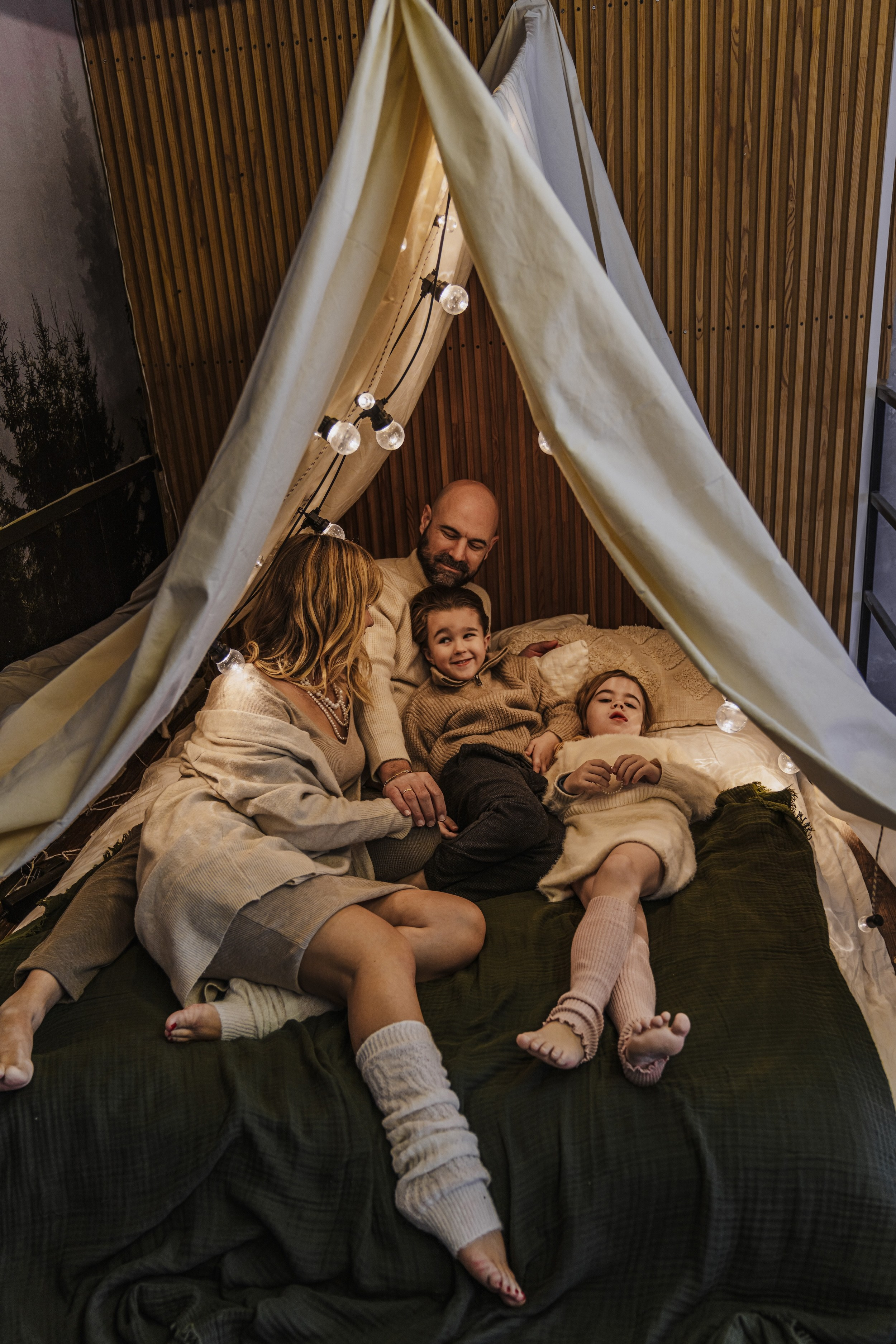 Лиза, Скарлетт, Винсент и Деннис. Минск, Рождество. Olga Modjaro