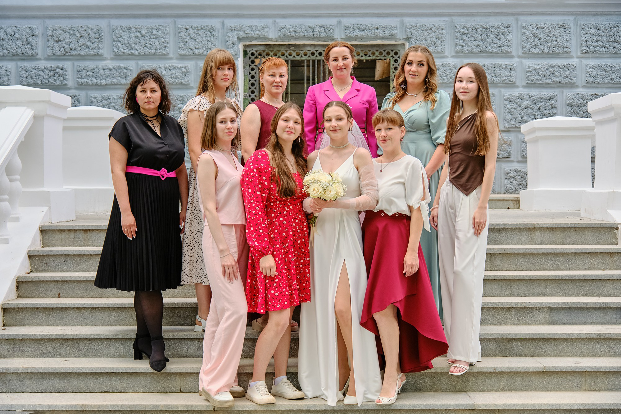 Летняя свадебная фотосессия на территории КЦ «Россия» для Полины и Кирилла