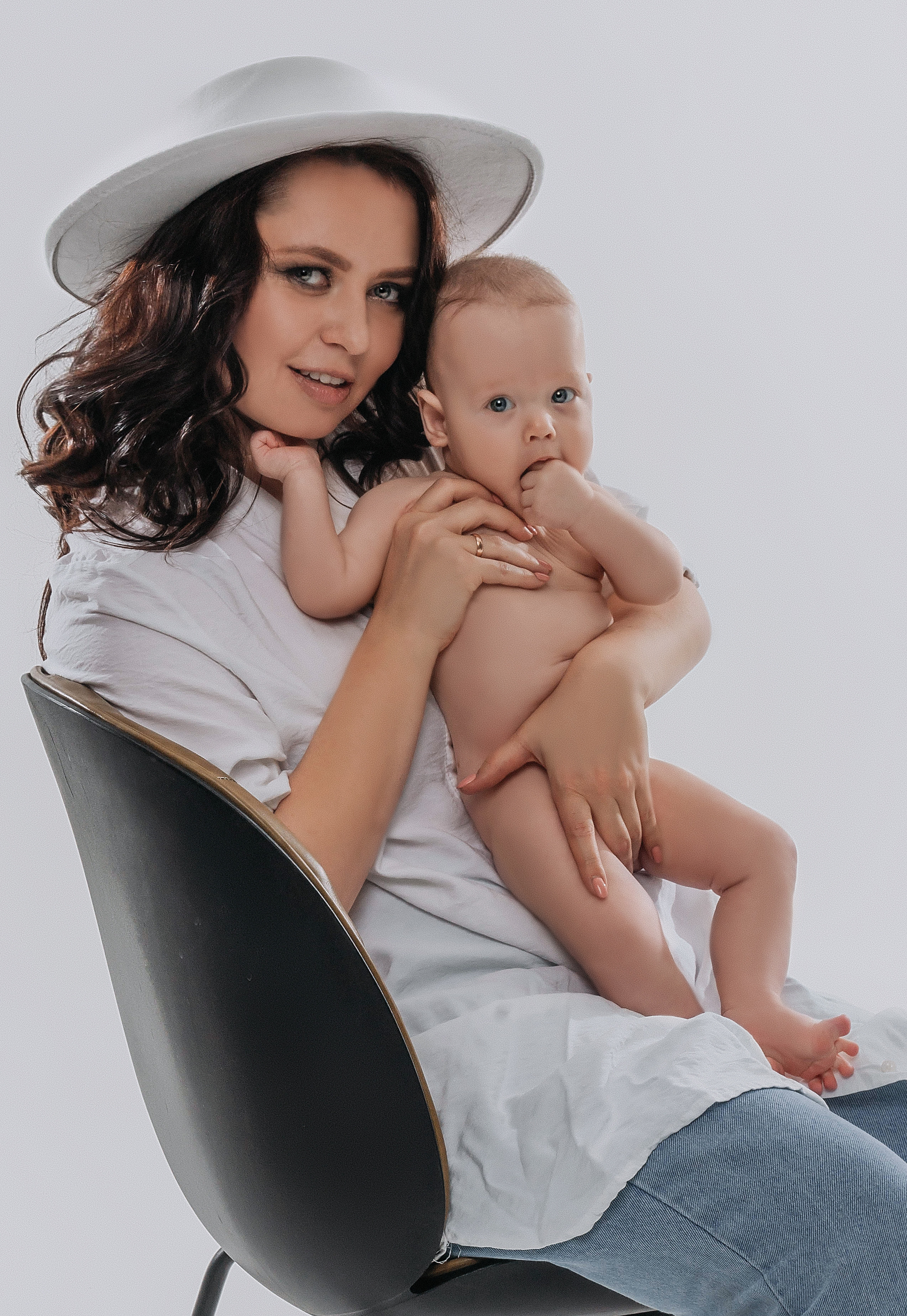 АЛЬВИНА и ДМИТРИЙ (фотостудия 2.8). Семейный фотограф и фотограф Таинств Крещения (Венчания) г. Саратов