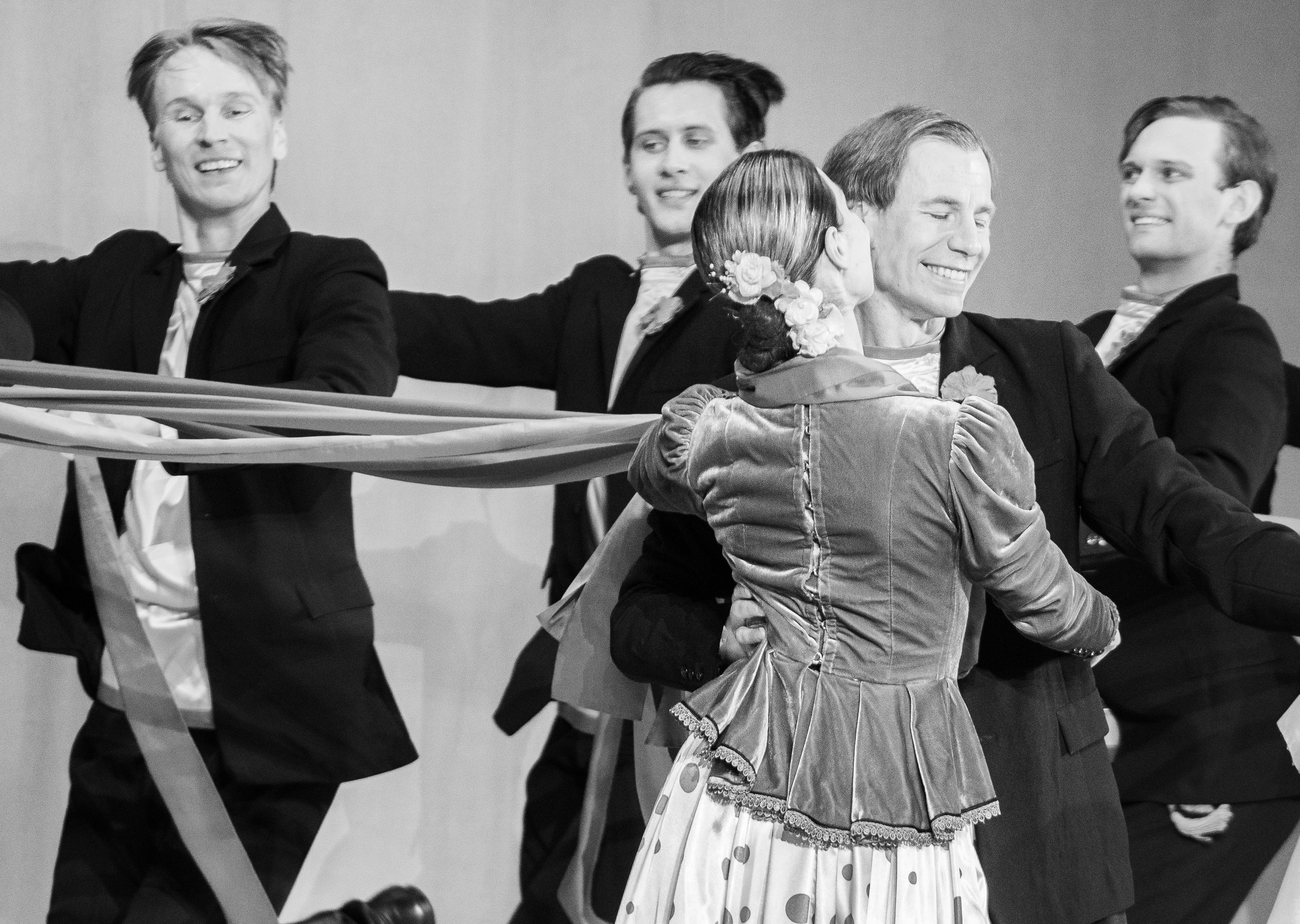 Ансамбль «Берёзка» им. Н. С. Надеждиной. Фотограф Николай Костюк