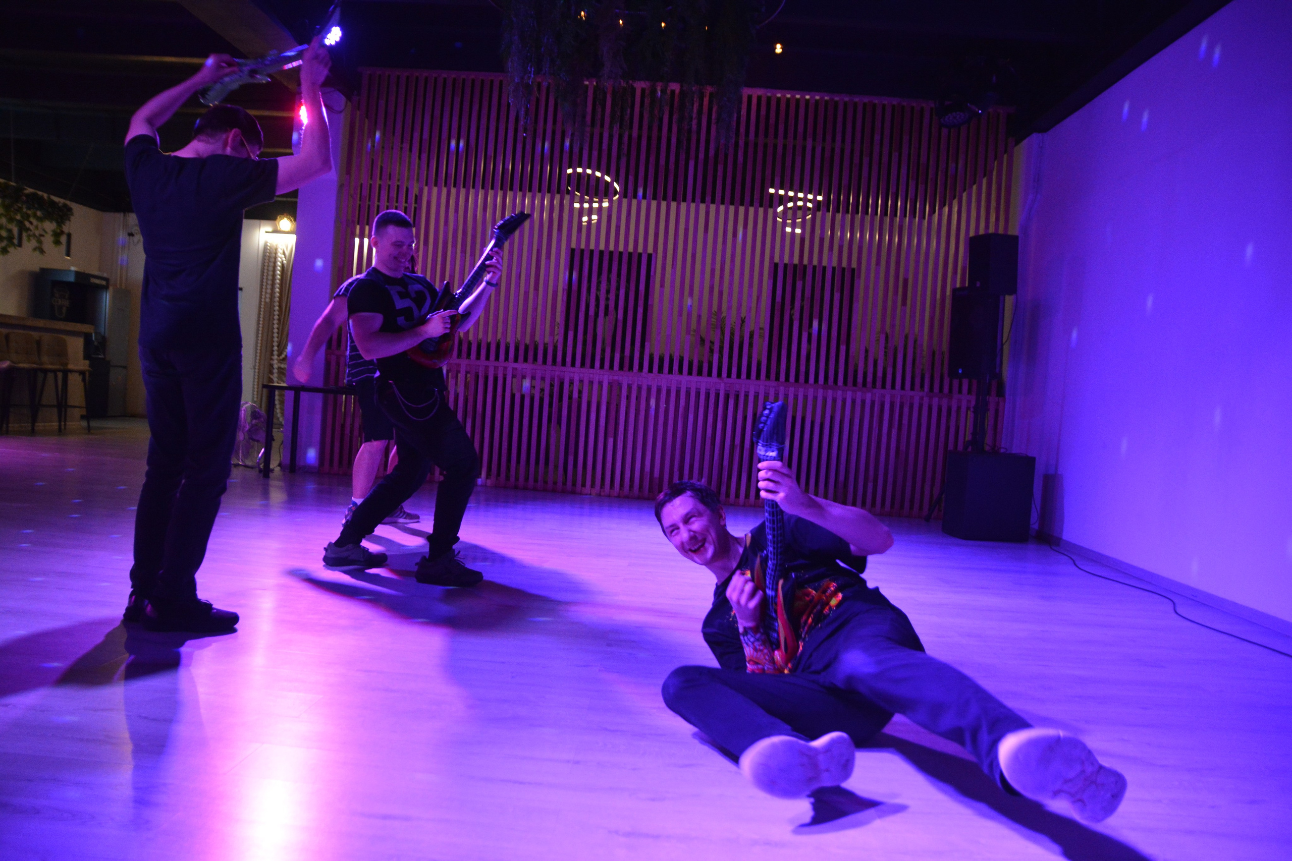 Just Dance. F/8 and be there — оказаться в нужном месте и поймать момент