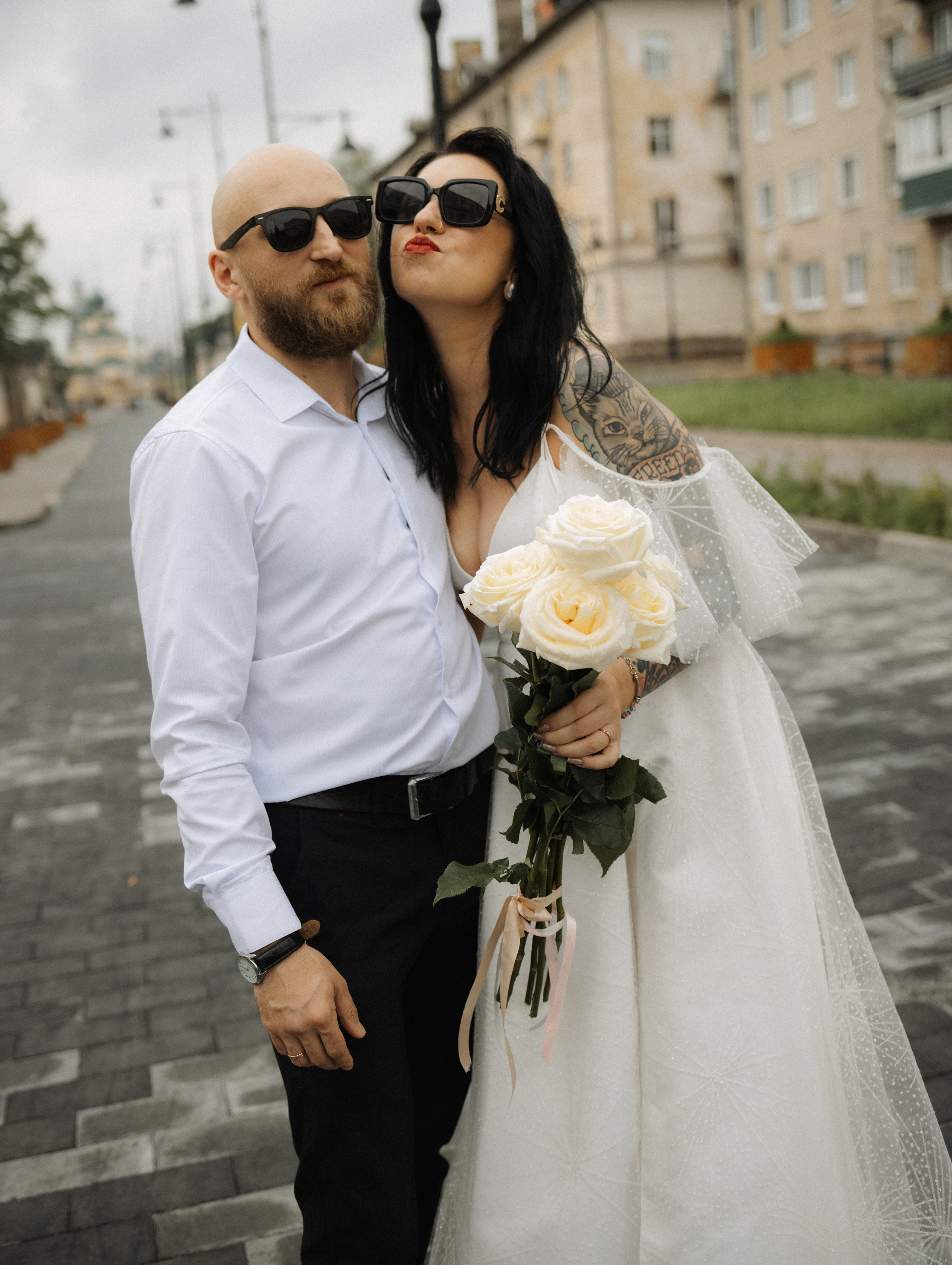 Свадебная прогулка летом у реки. Фотограф Углич и Ярославль Ольга Тятюшкина