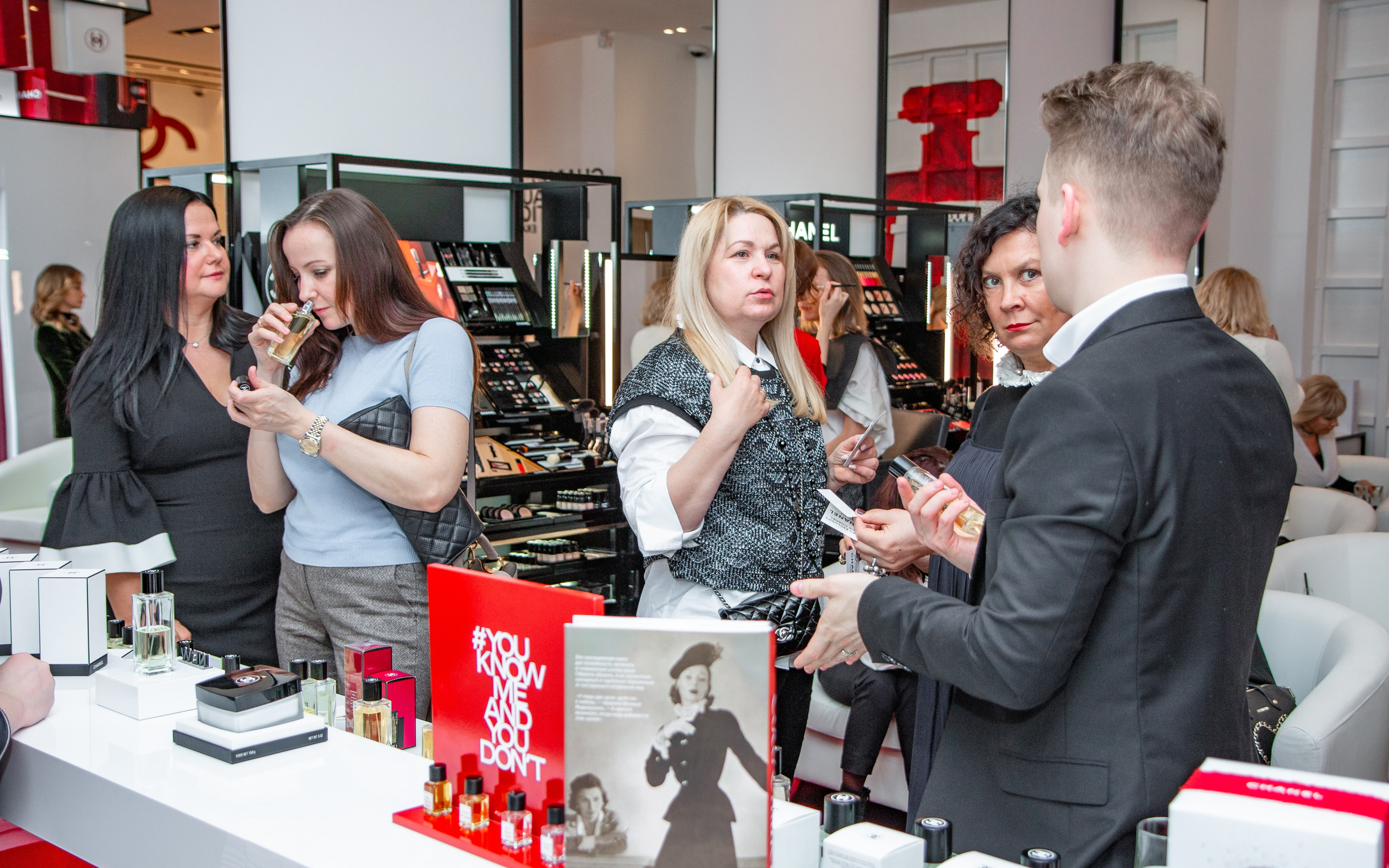 Chanel Екатеринбург. Предметный и репортажный фотограф Алексей Кротов