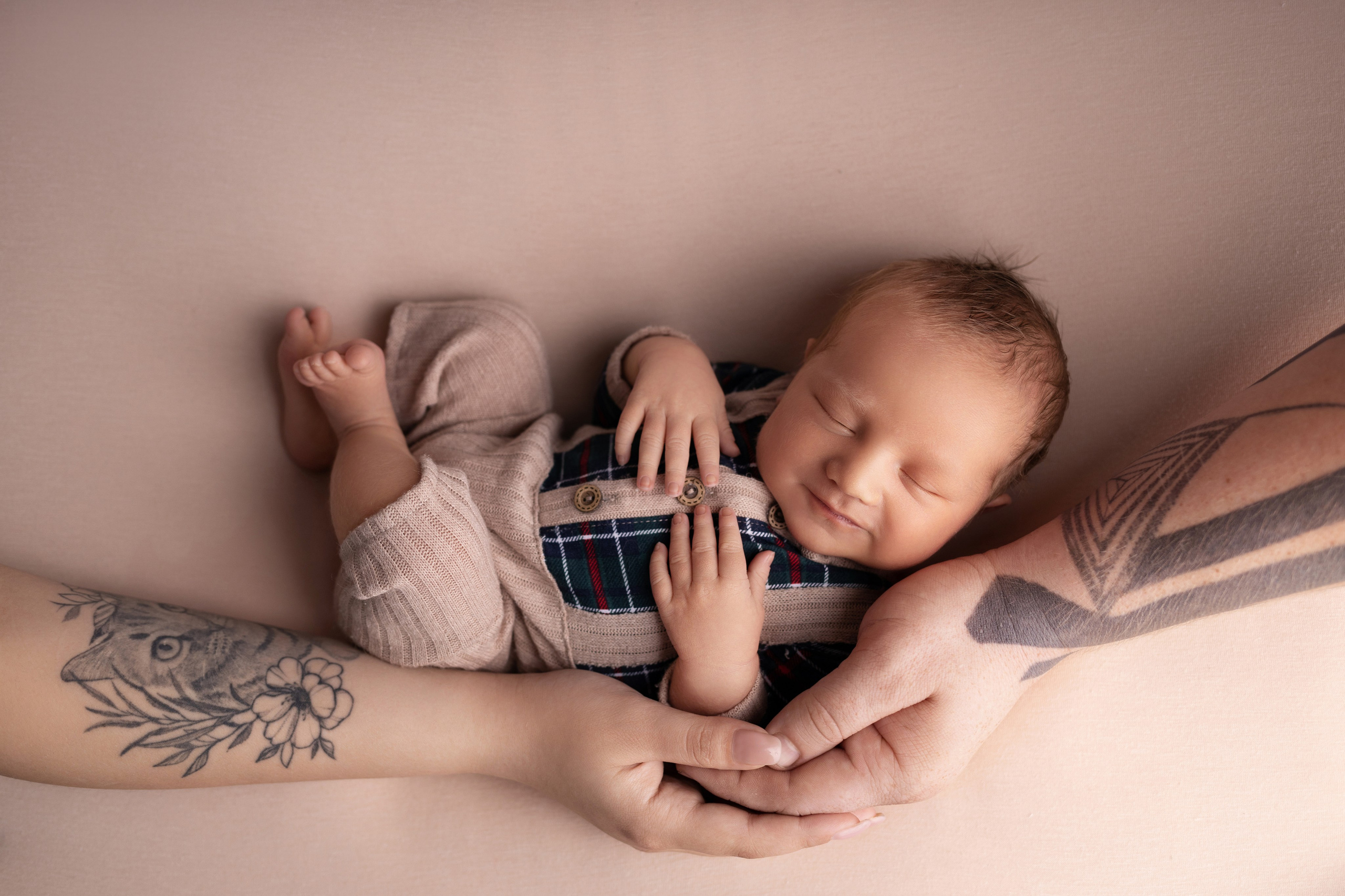 Классическая фотосессия малыша. Фотограф новорожденных малышей в Омске и Омской области Эльвира Камаева