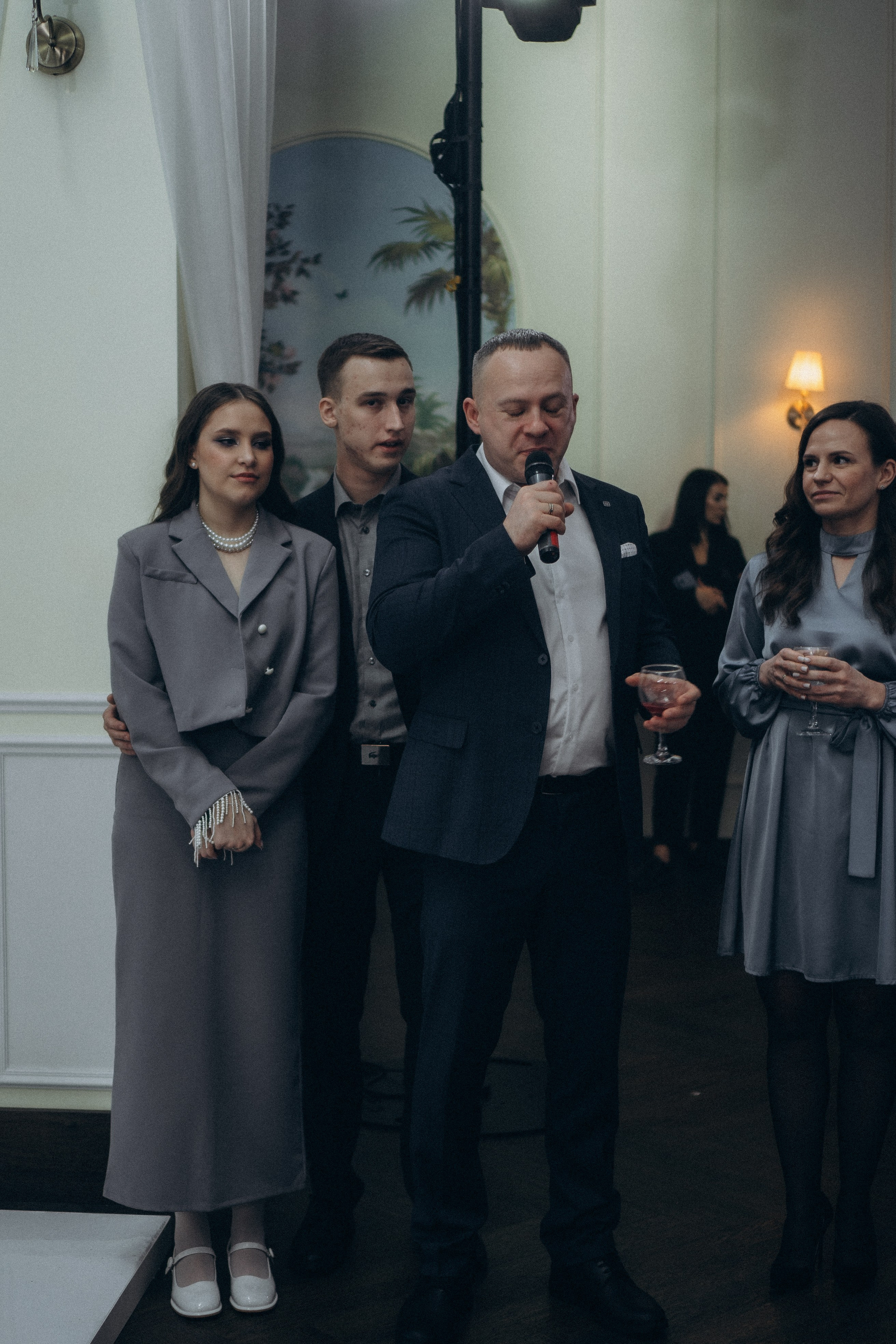 СВАДЕБНАЯ СЬЕМКА СБОРОВ В ОТЕЛЕ И ВЫЕЗД НА ЦЕРЕМОНИЮ (СНЯТО В СИБИРЕ В НИЖНЕВАРТОВСКЕ). Профессиональный фотограф, Санкт-Петербург — Виктория Богомолова