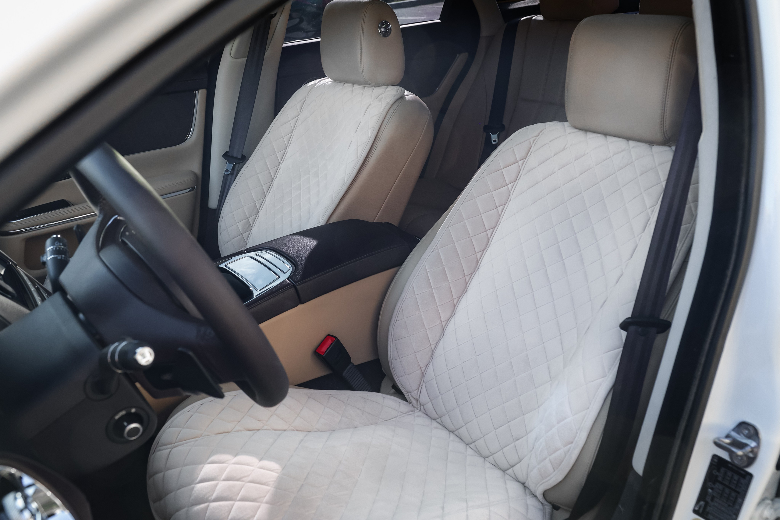 2017 JAGUAR XJ. Mixturecaptures