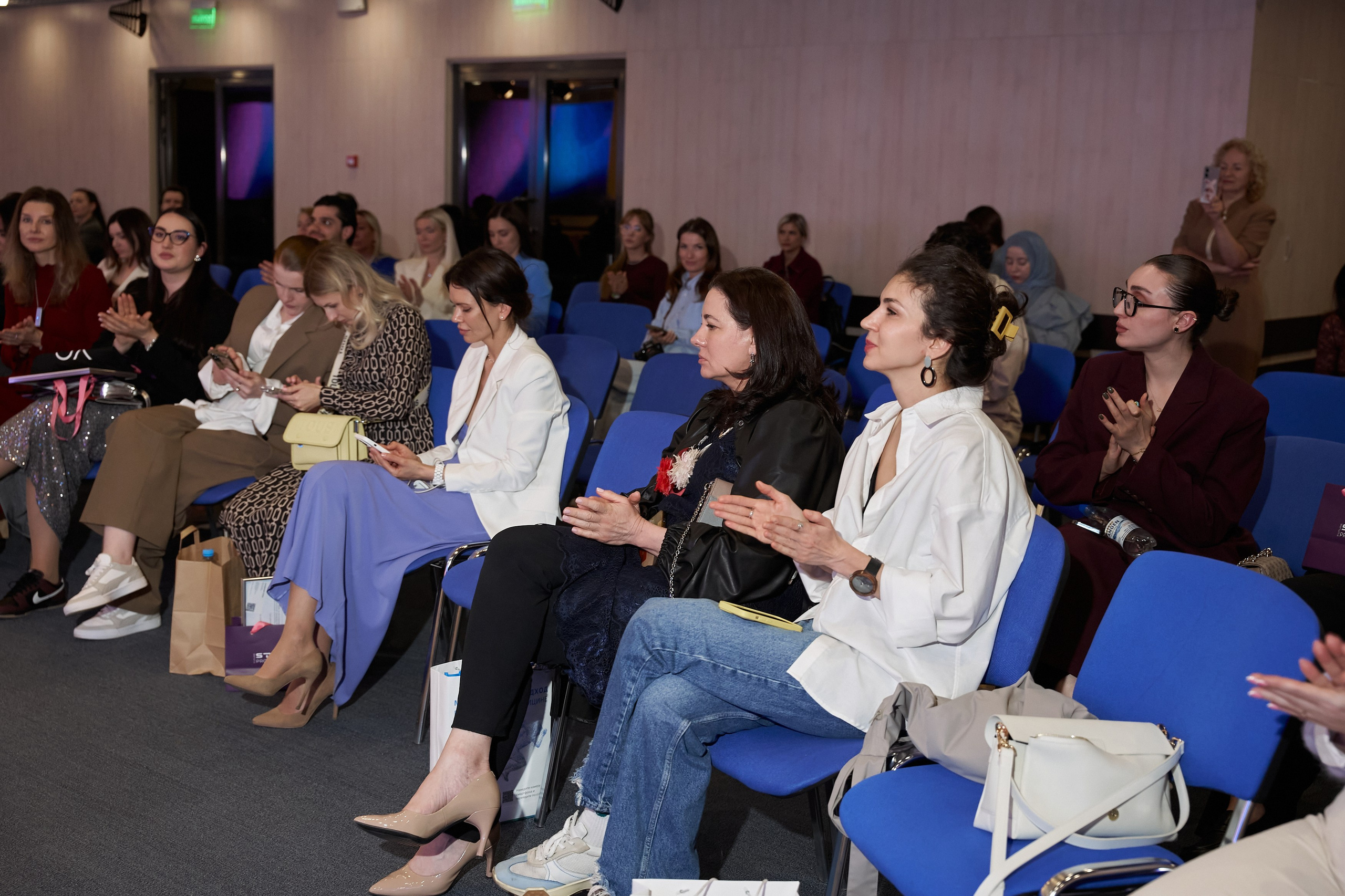 СЛУШАТЕЛИ. PRO-AGELESS