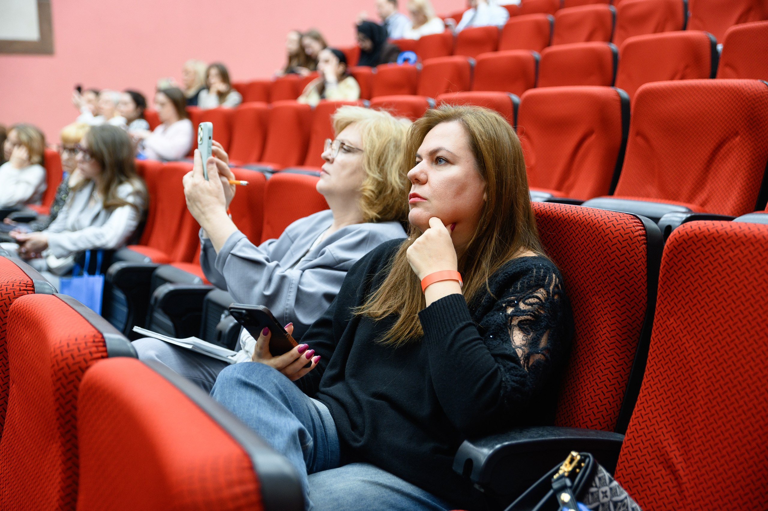 СЛУШАТЕЛИ. PRO-AGELESS