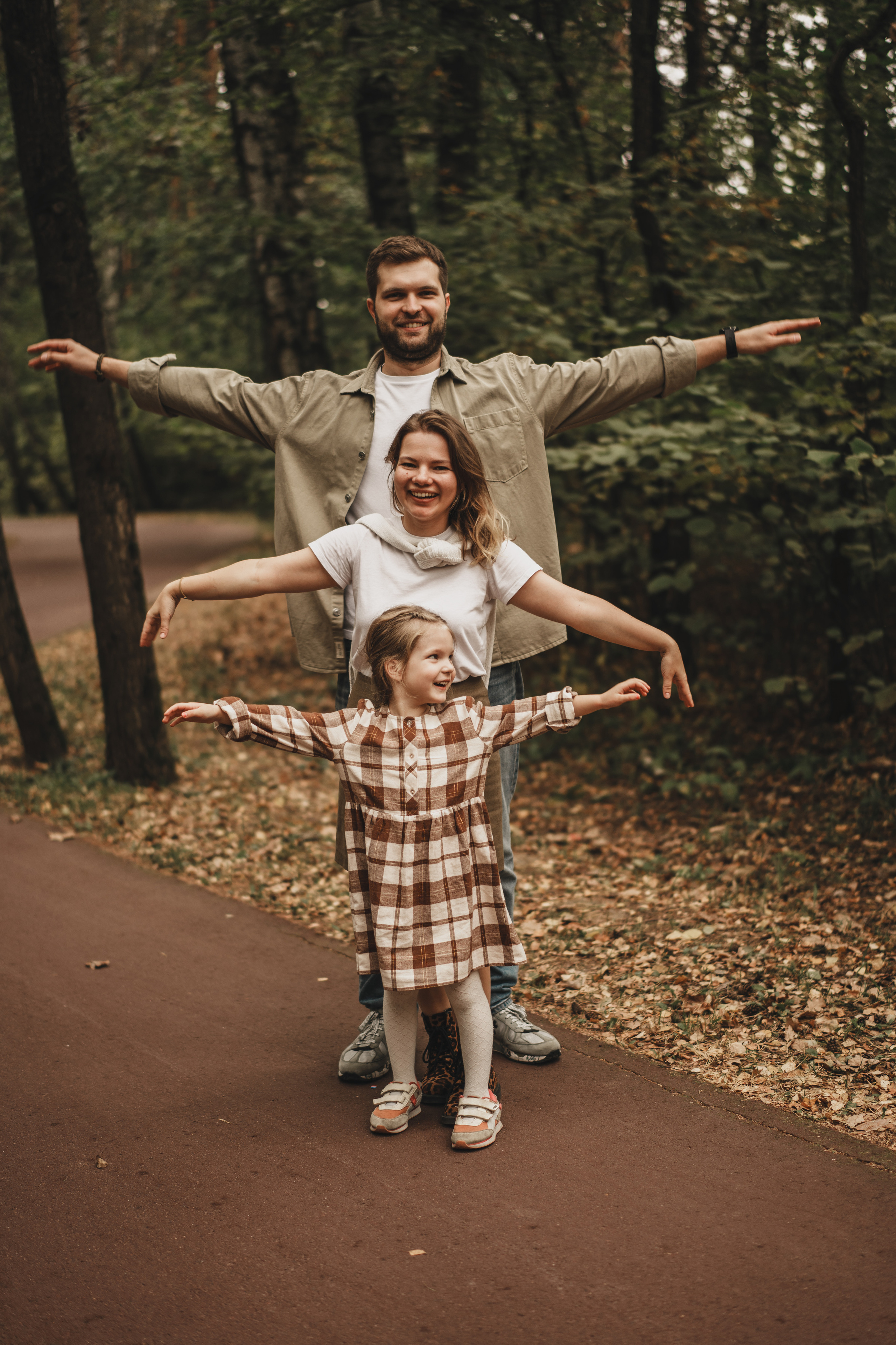 Фотосессия в Мещерском парке. Мама, папа и лапочка дочка. Семейный и детский фотограф и видеограф в Москве, Серпухове и Тарусе Валерия Сорокина