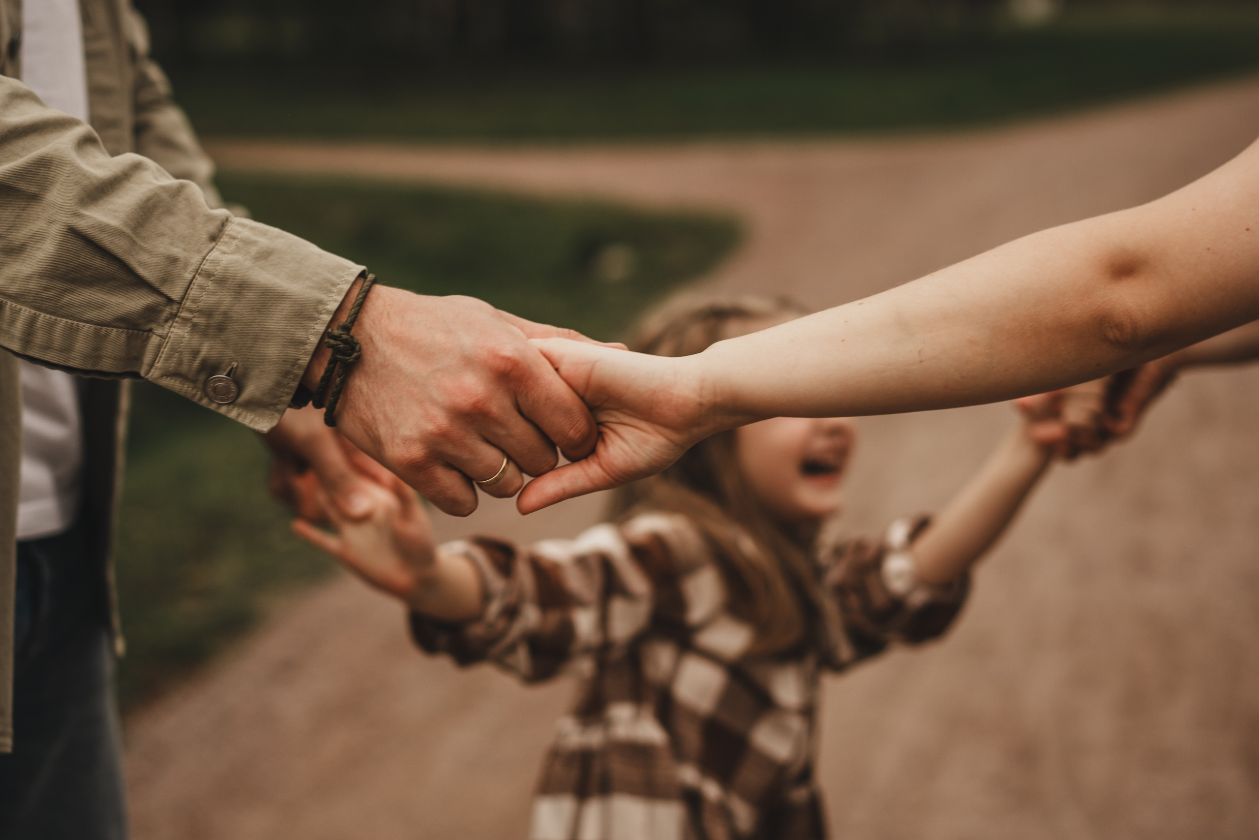 Фотосессия в Мещерском парке. Мама, папа и лапочка дочка. Семейный и детский фотограф и видеограф в Москве, Серпухове и Тарусе Валерия Сорокина