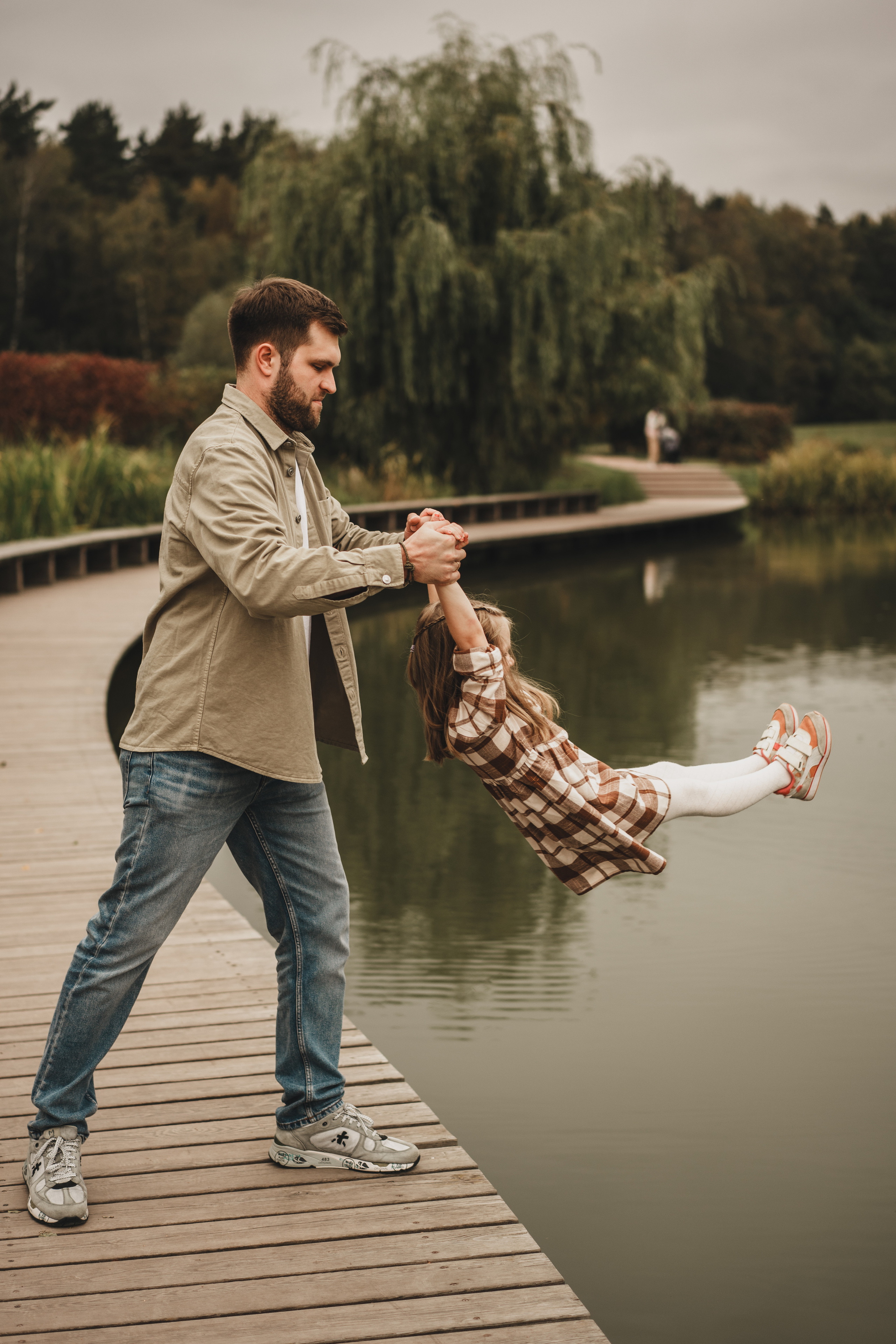 Фотосессия в Мещерском парке. Мама, папа и лапочка дочка. Семейный и детский фотограф и видеограф в Москве, Серпухове и Тарусе Валерия Сорокина