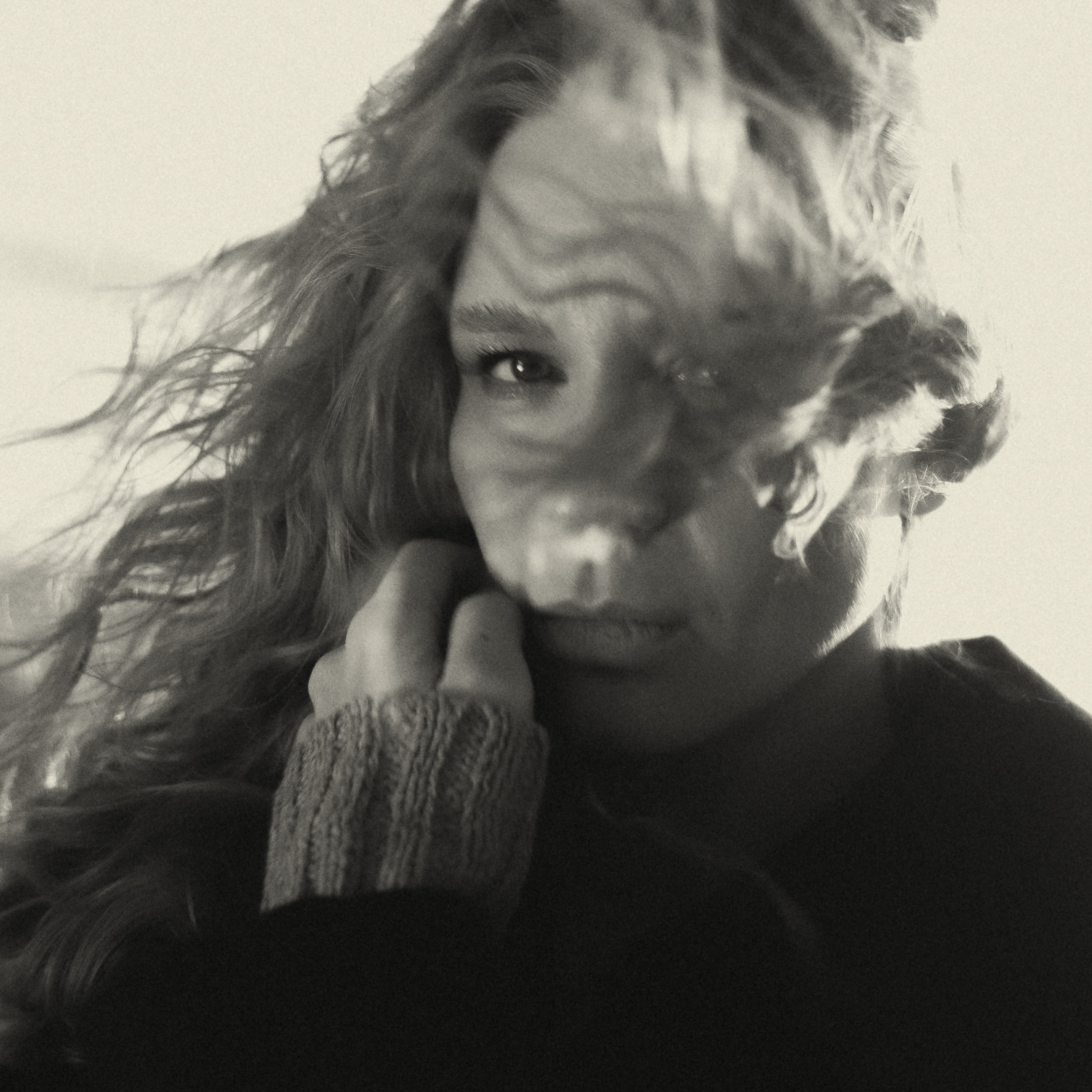 ALINA. TUTSARKIS — Art Director | Stylist | Photographer